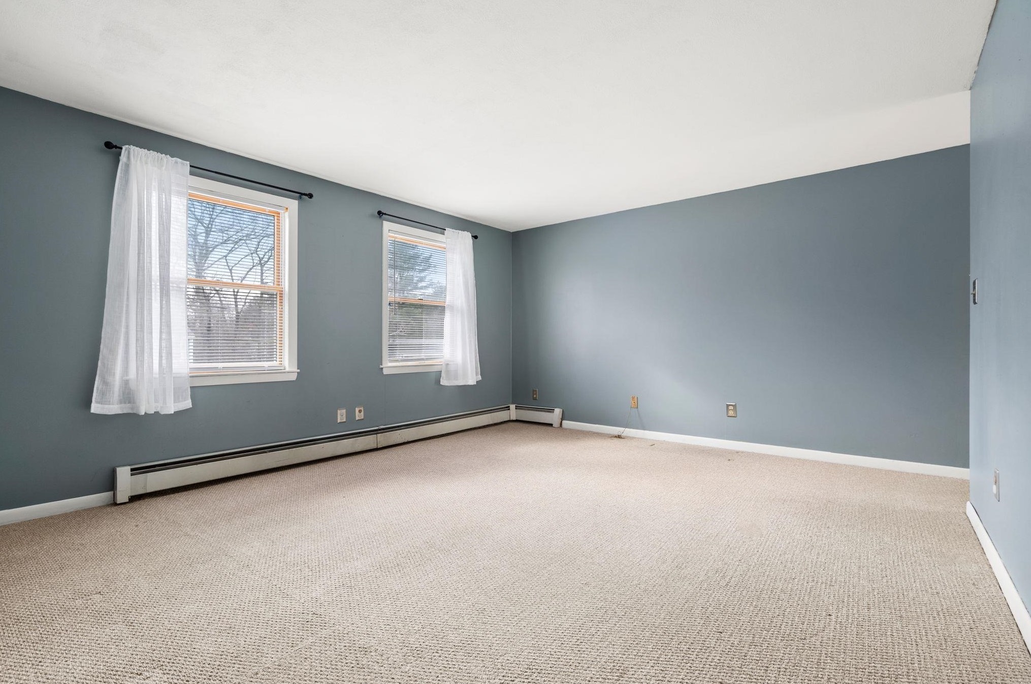 29 Carol Ave, Salem NH  03079-4452 exterior