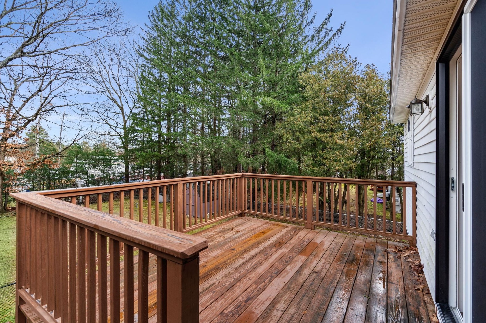 29 Carol Ave, Salem NH  03079-4452 exterior