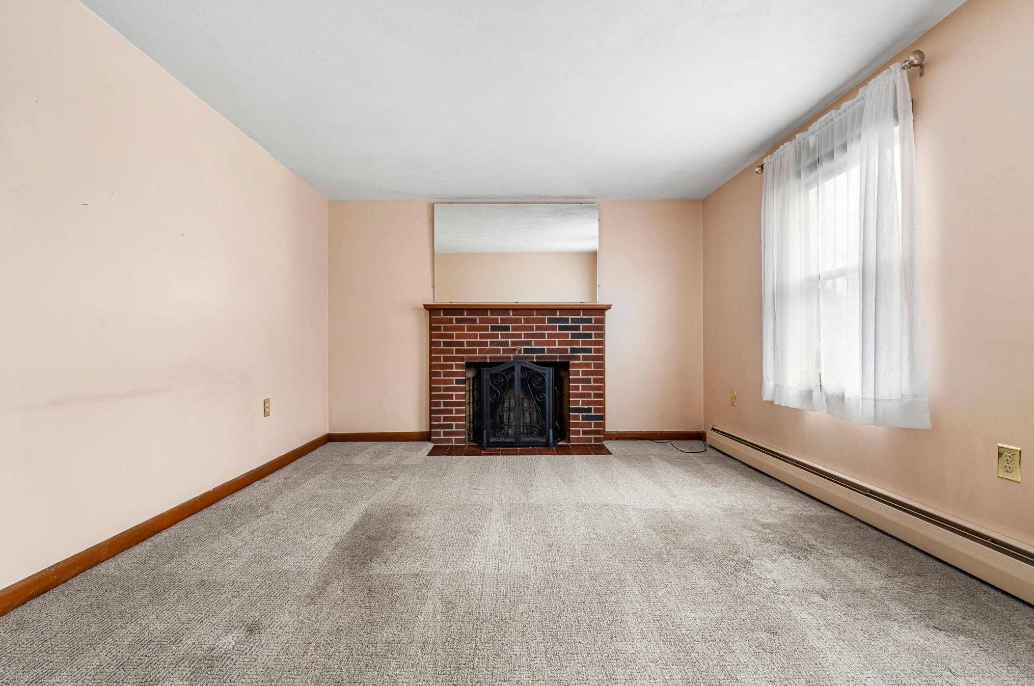 29 Carol Ave, Salem NH  03079-4452 exterior