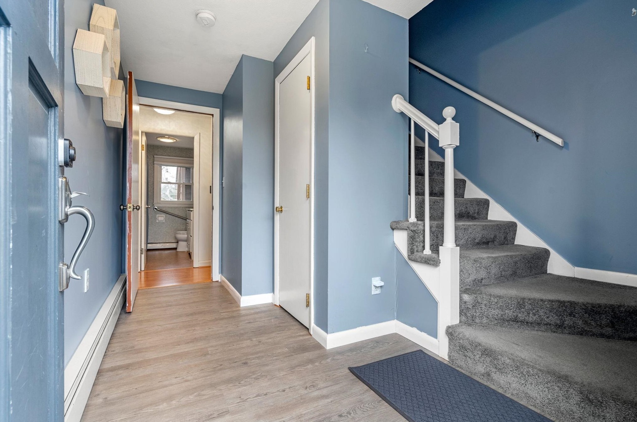 29 Carol Ave, Salem NH  03079-4452 exterior