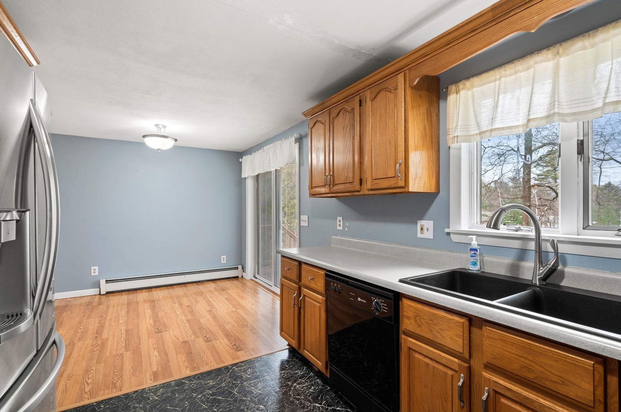 29 Carol Ave, Salem NH  03079-4452 exterior