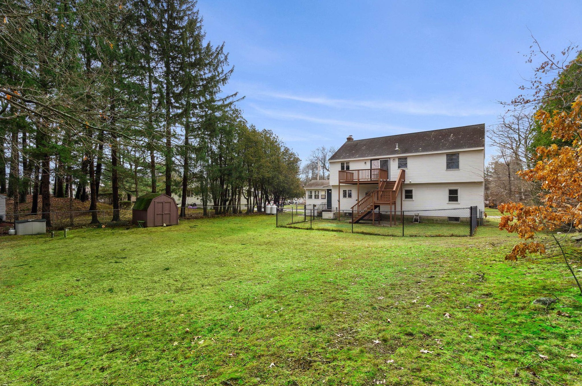 29 Carol Ave, Salem NH  03079-4452 exterior