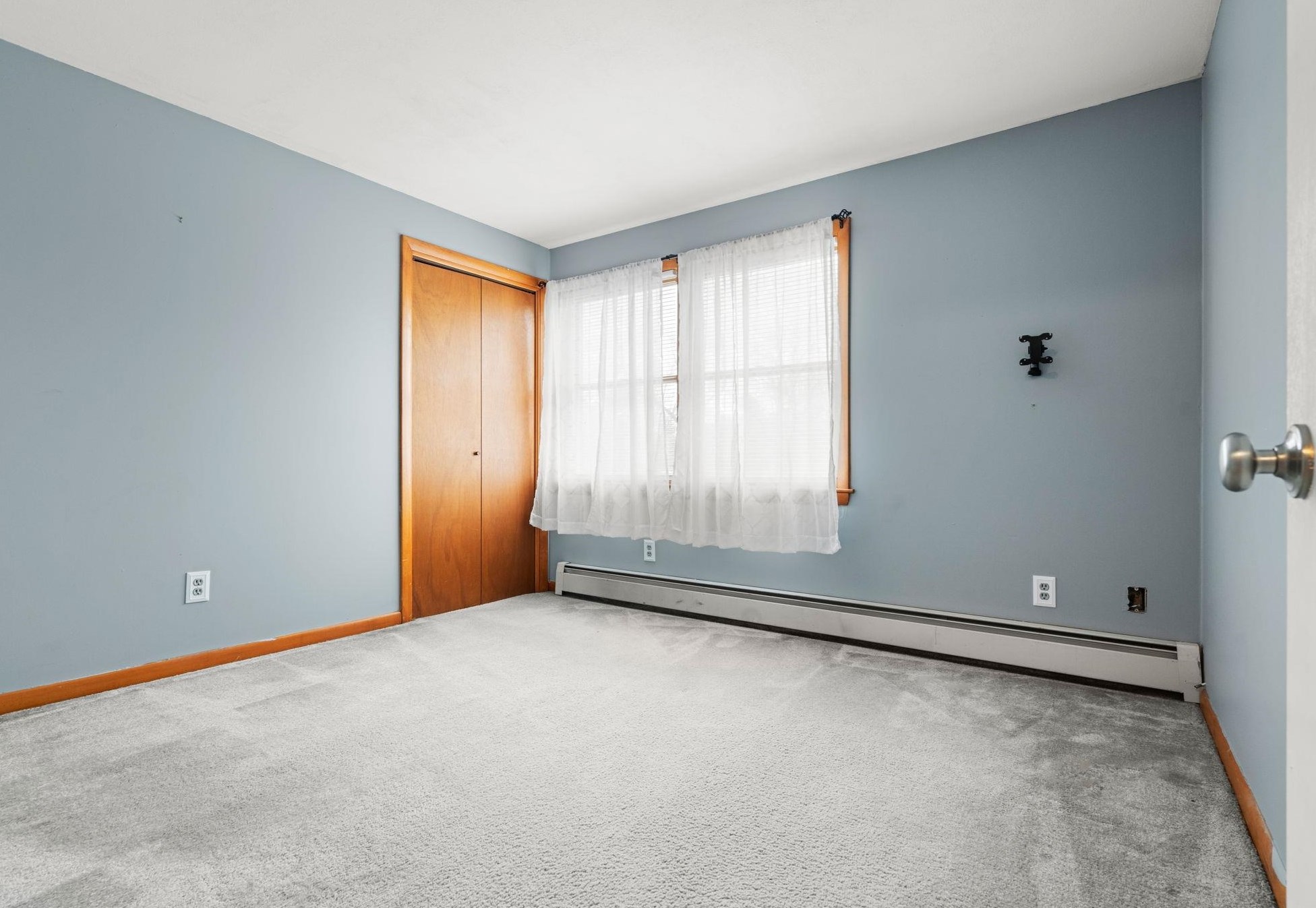 29 Carol Ave, Salem NH  03079-4452 exterior