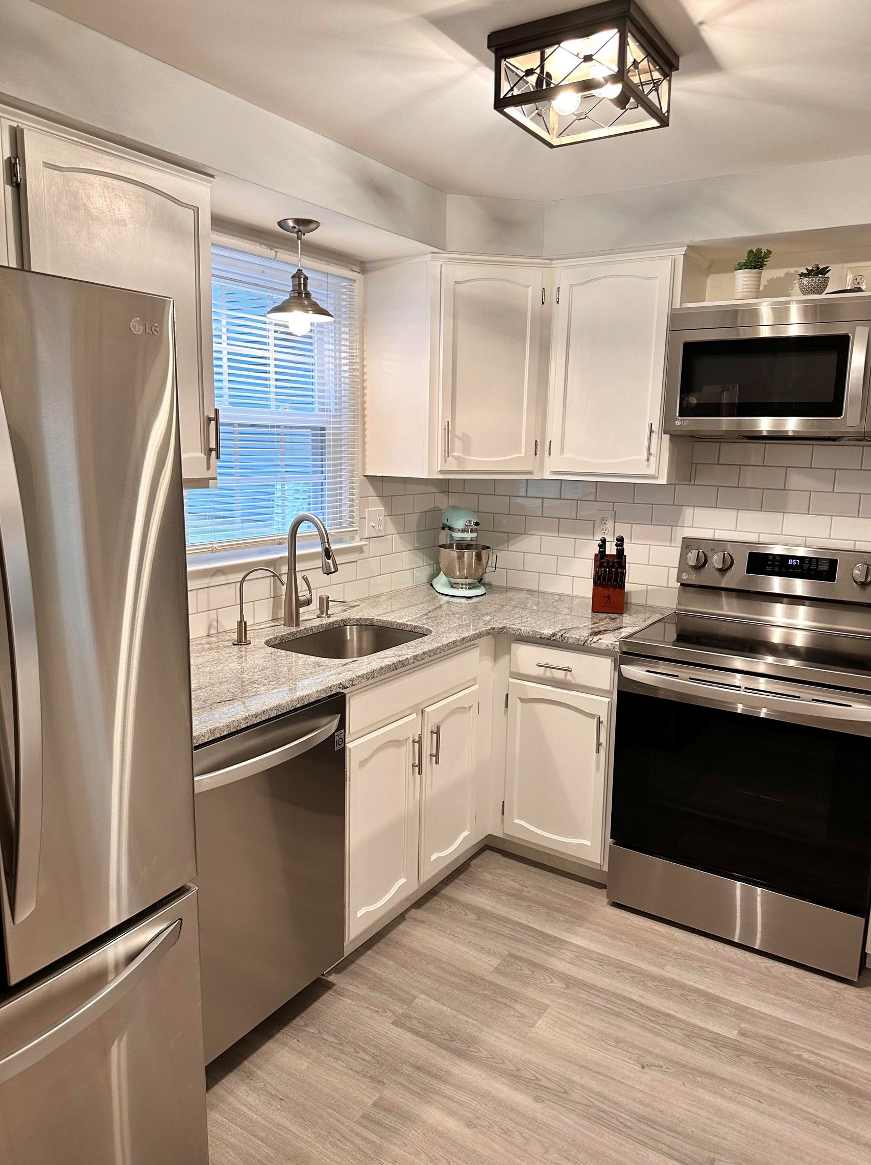 9 Donovan Ct, Merrimack NH  03054-6218 exterior