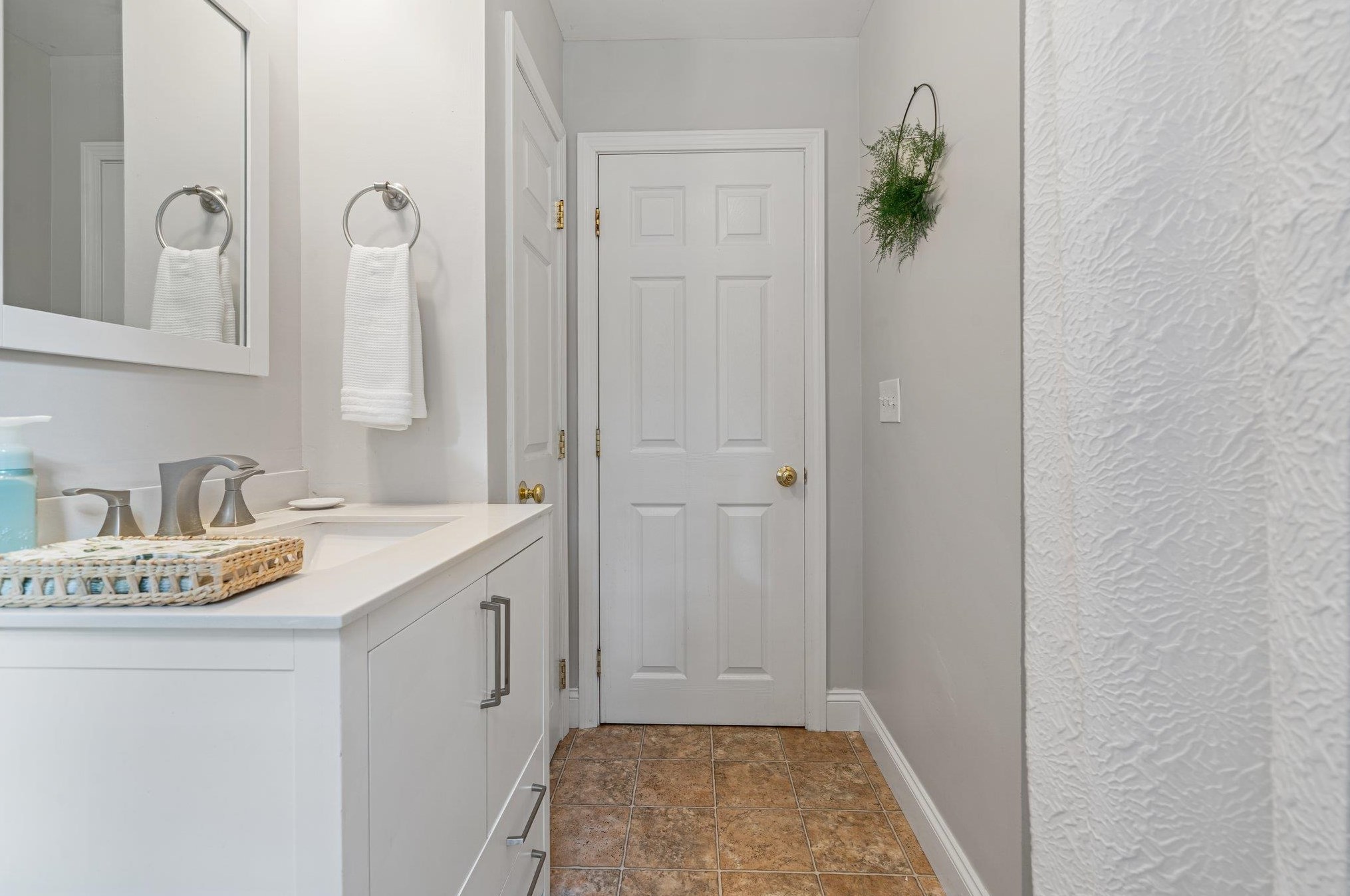 461 Varney St, Manchester NH  03102-4109 exterior