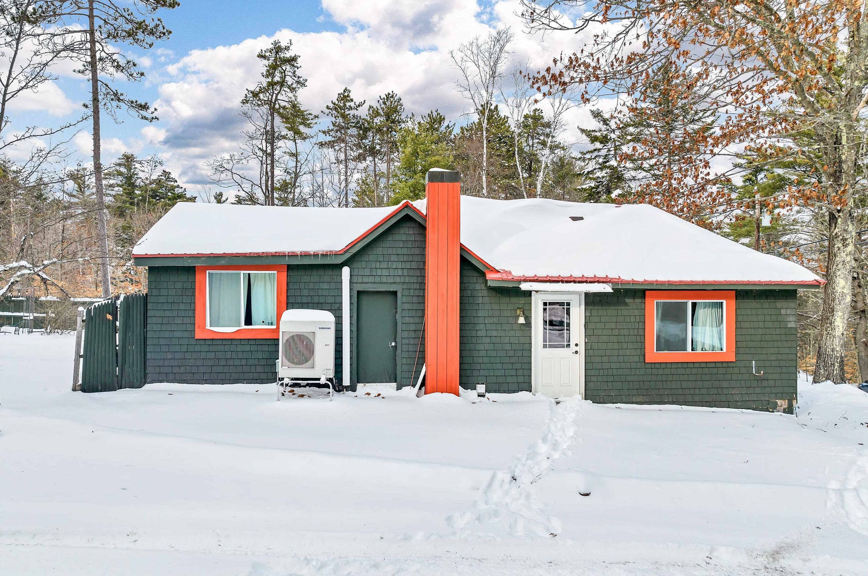 322 Kings Hwy, New Durham NH  03855-6113 exterior