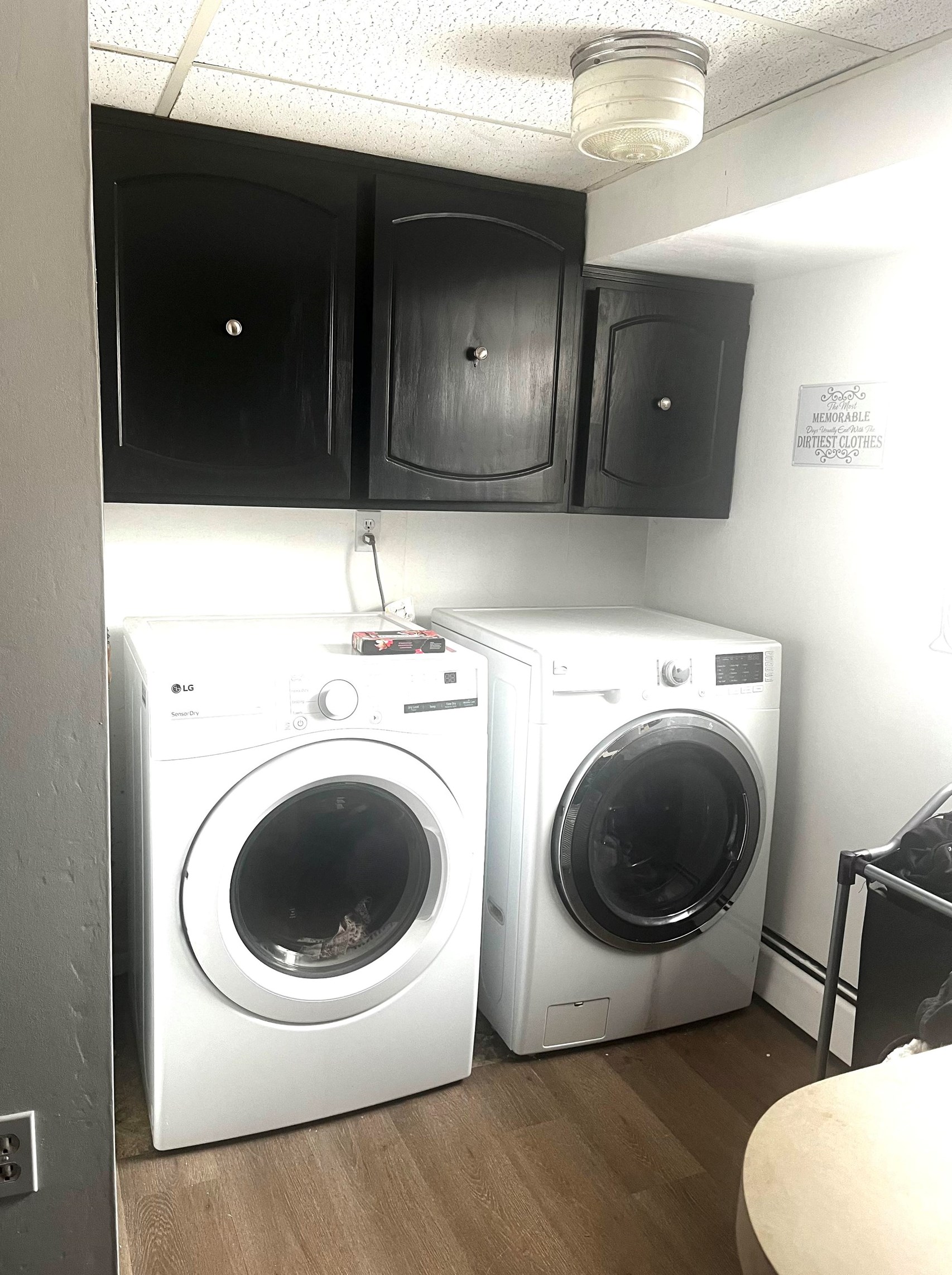 359 Mammoth Rd, Manchester NH  03109-4911 exterior