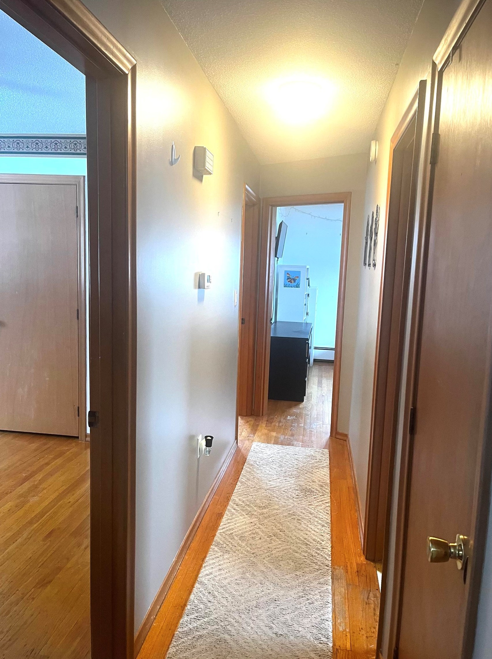 359 Mammoth Rd, Manchester NH  03109-4911 exterior