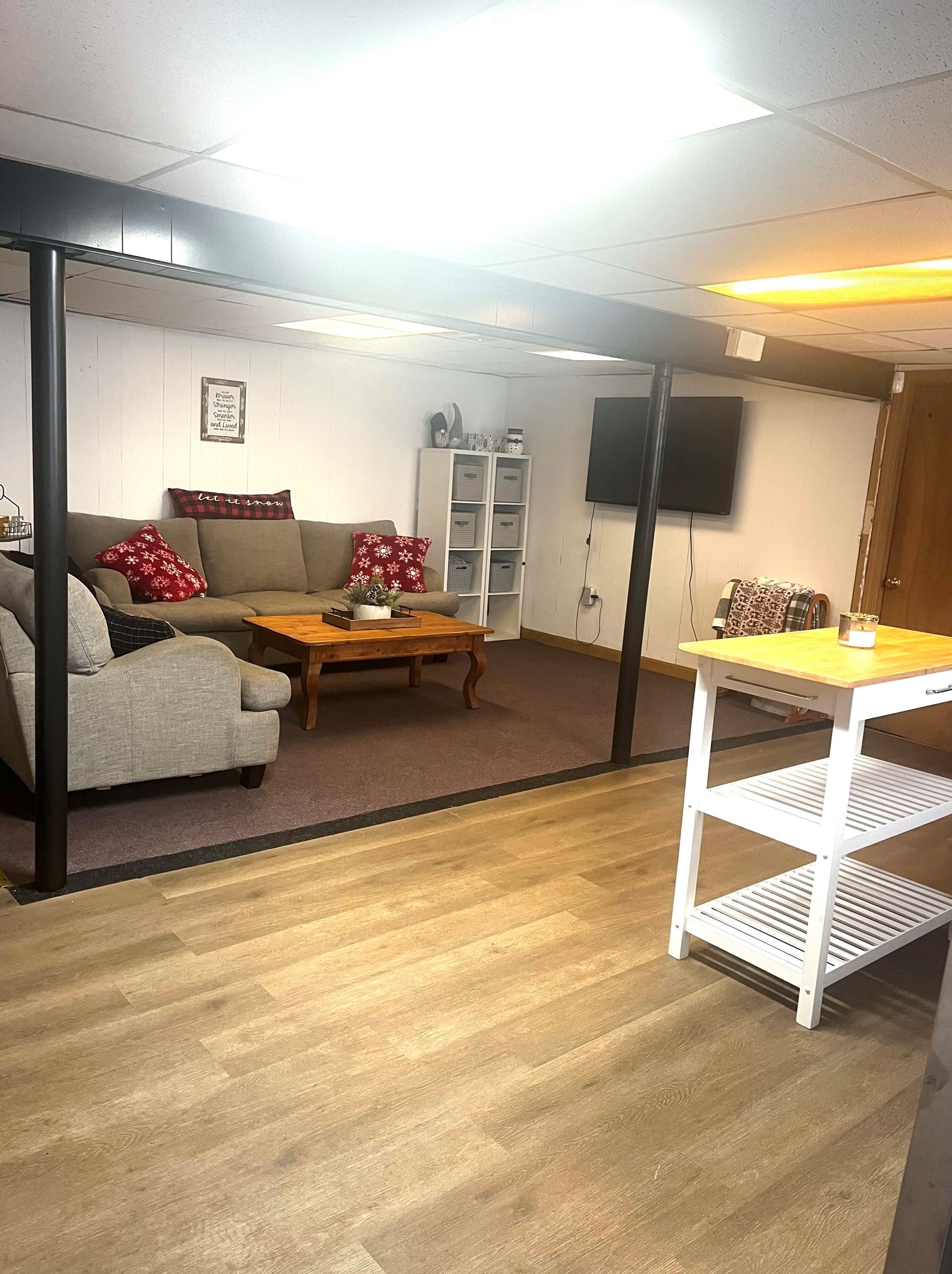 359 Mammoth Rd, Manchester NH  03109-4911 exterior