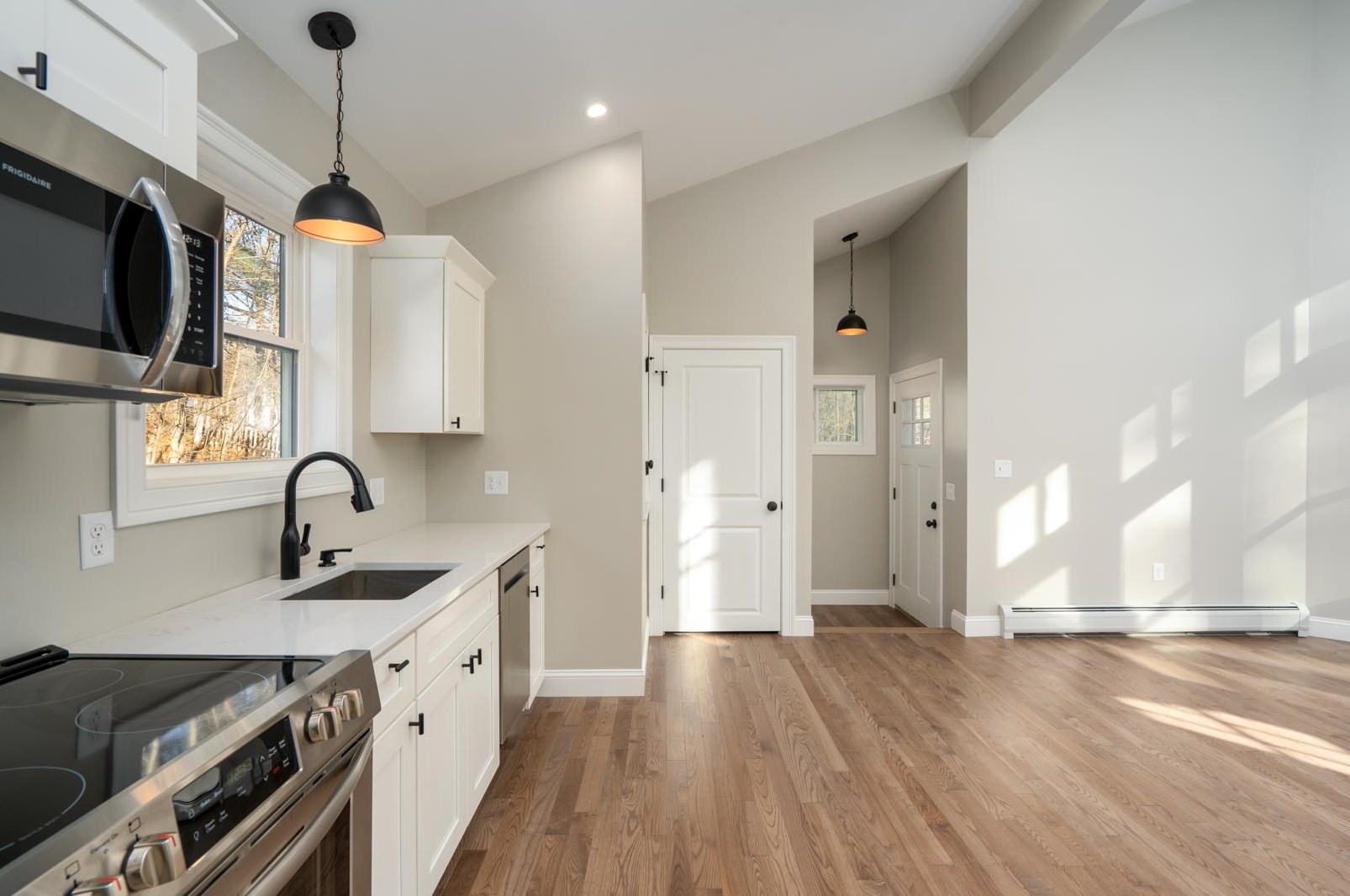 145 4 St, Dover NH 03820-2900 exterior