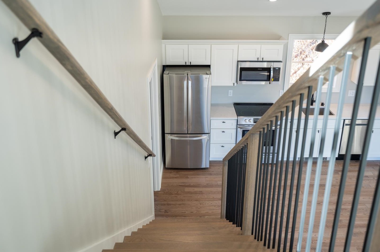 145 4 St, Dover NH 03820-2900 exterior