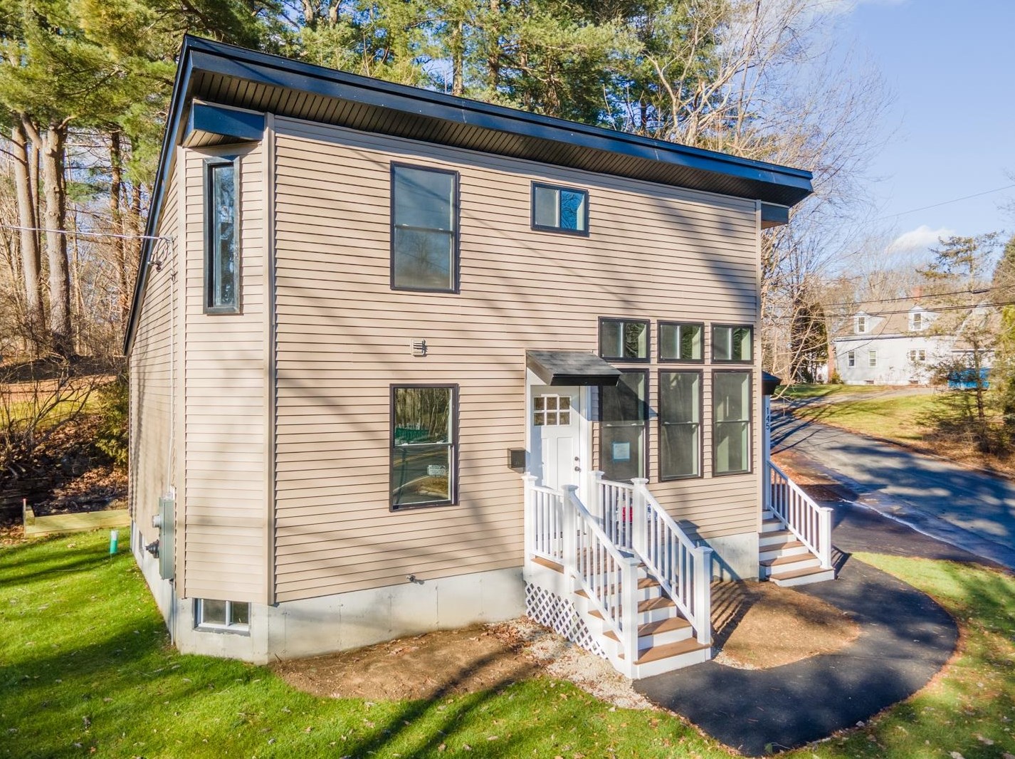 145 4 St, Dover NH 03820-2900 exterior