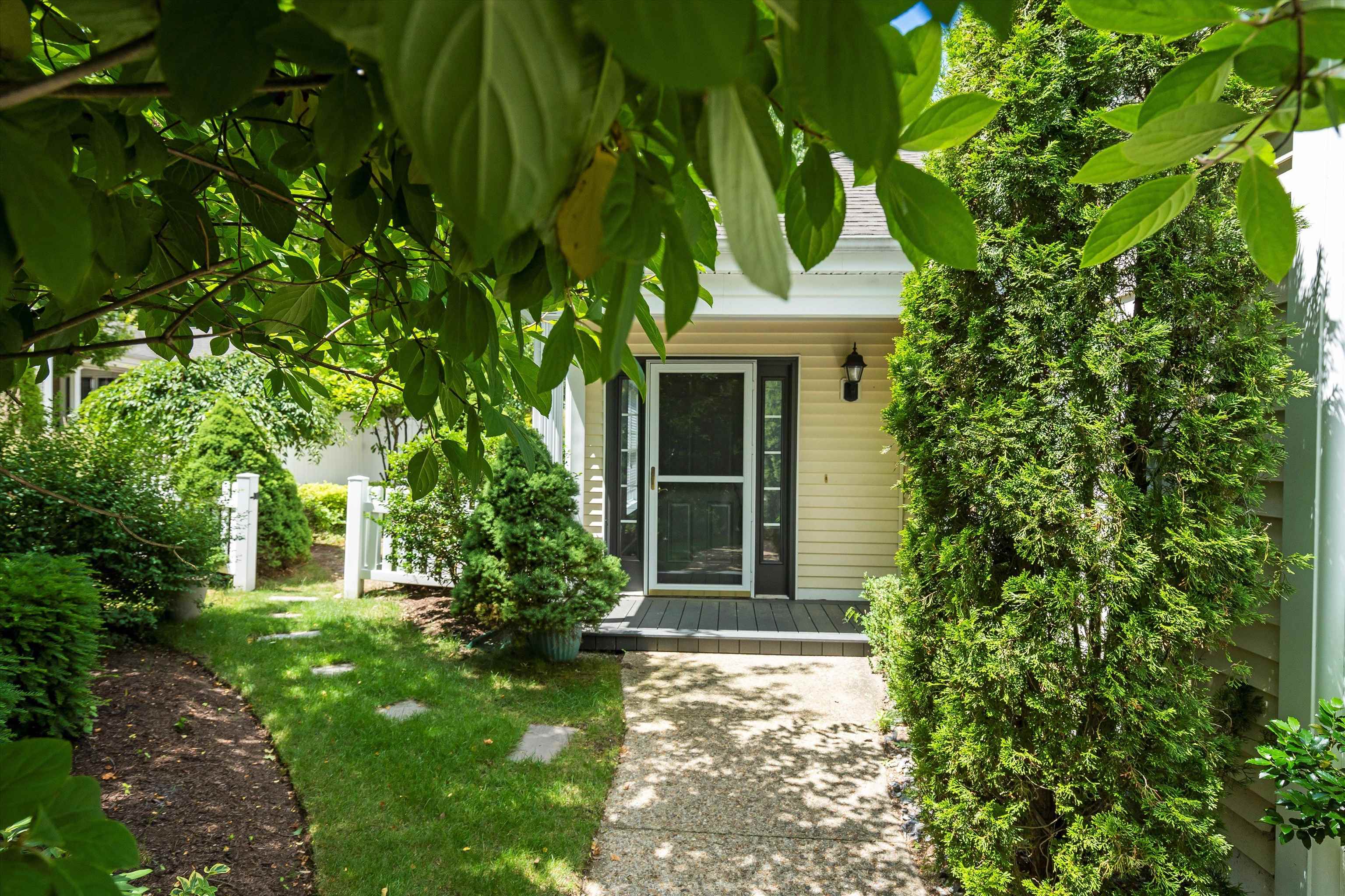 67 Kensington Ln, Bedford, NH 03110 MLS 4981967 Coldwell Banker