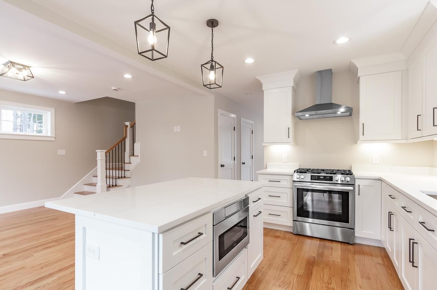 12 King, Salem NH  03079 exterior