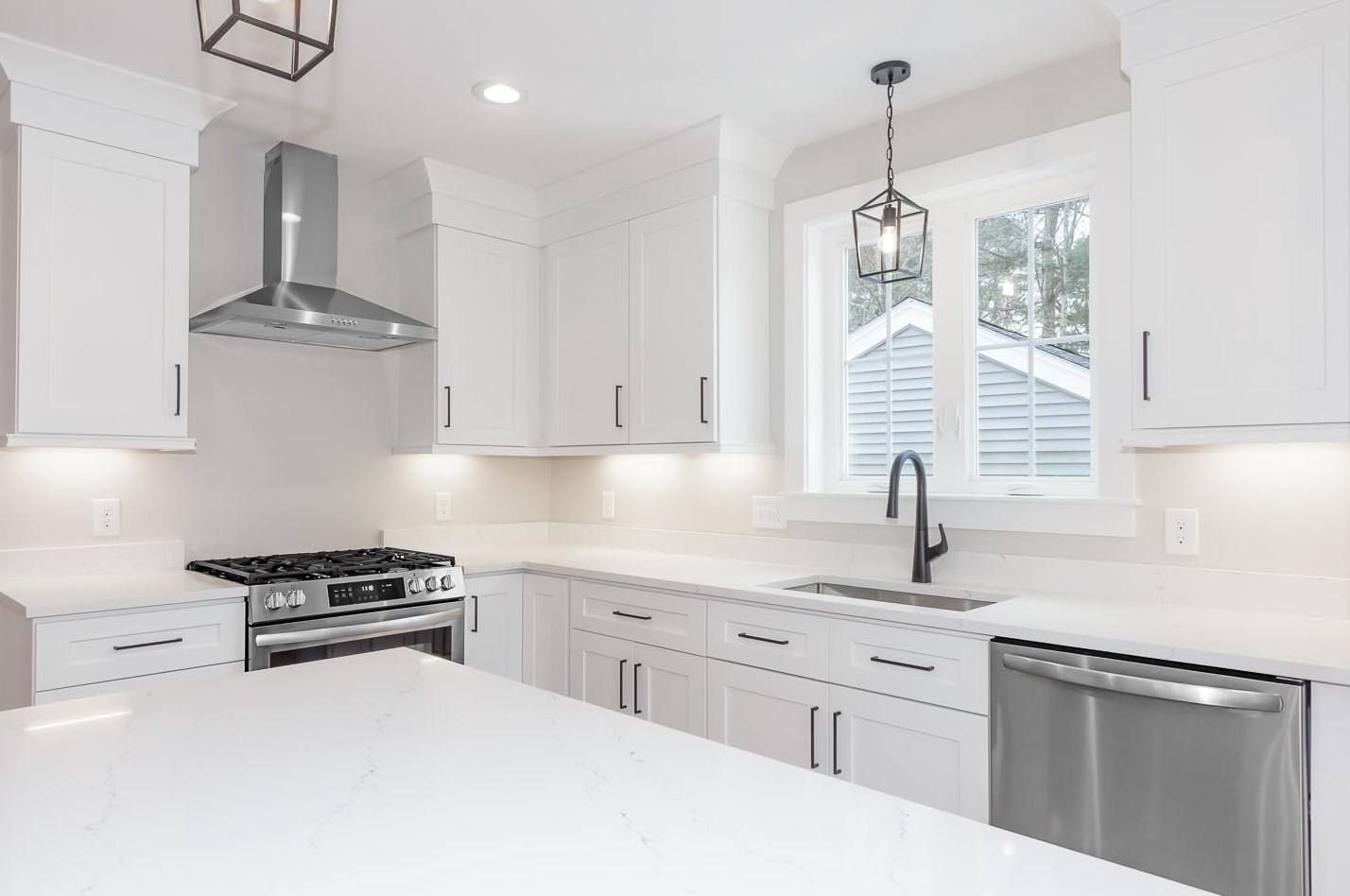 12 King, Salem NH  03079 exterior