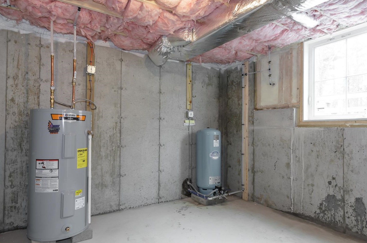 12 King, Salem NH  03079 exterior