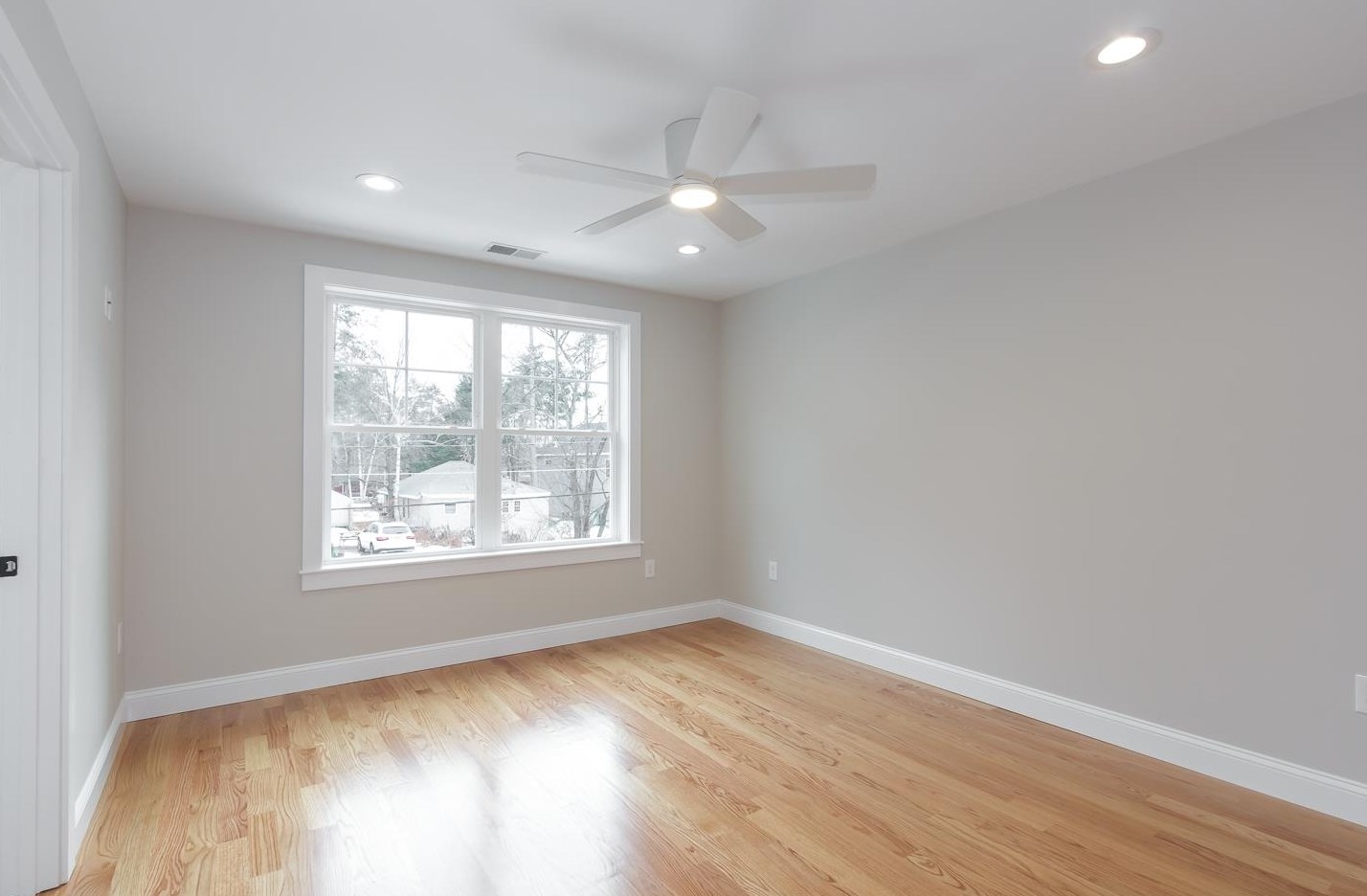 12 King, Salem NH  03079 exterior