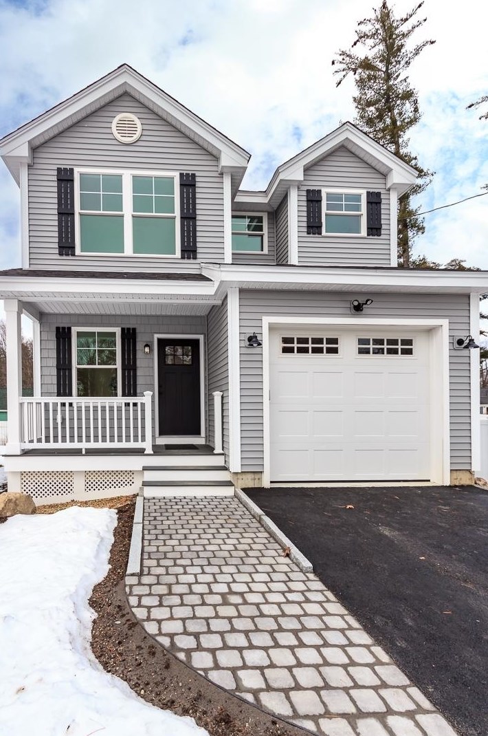 12 King, Salem NH  03079 exterior