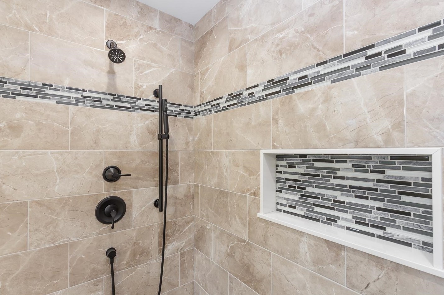 12 King, Salem NH  03079 exterior