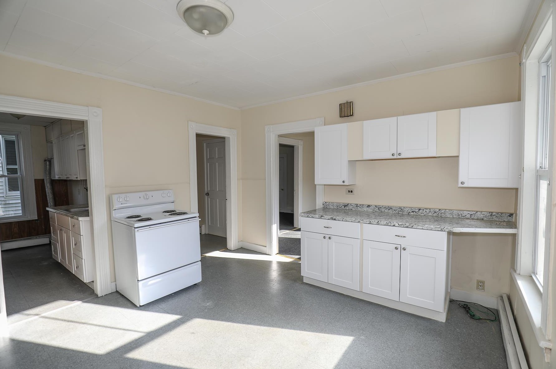 174 Grn St, Manchester NH 03106-2611 exterior