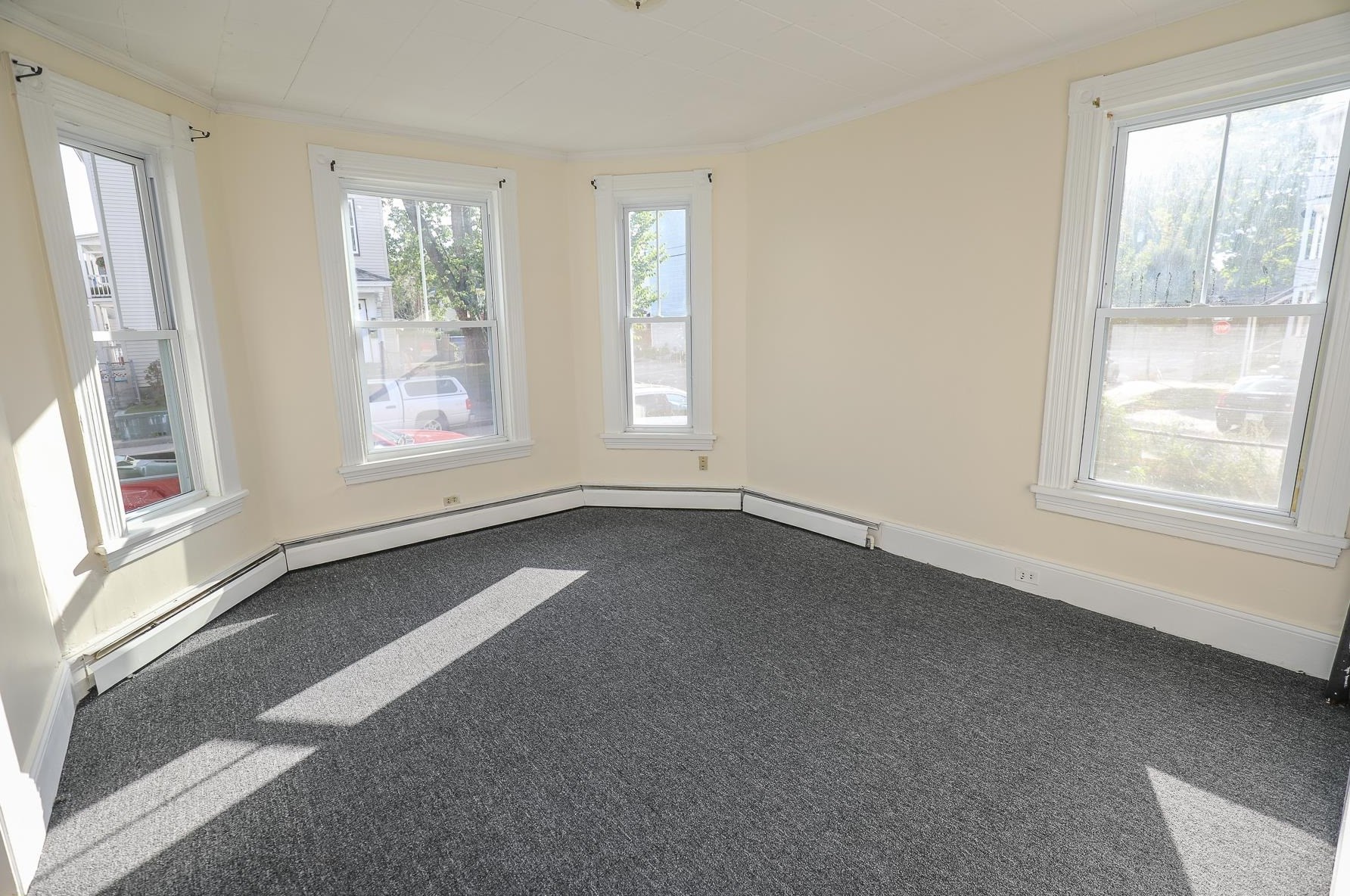 174 Grn St, Manchester NH 03106-2611 exterior