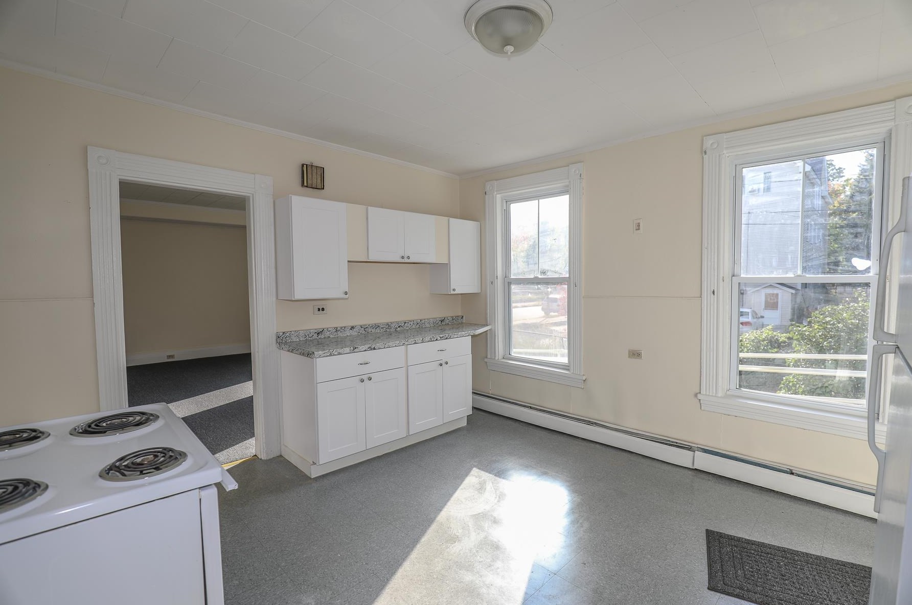 174 Grn St, Manchester NH 03106-2611 exterior