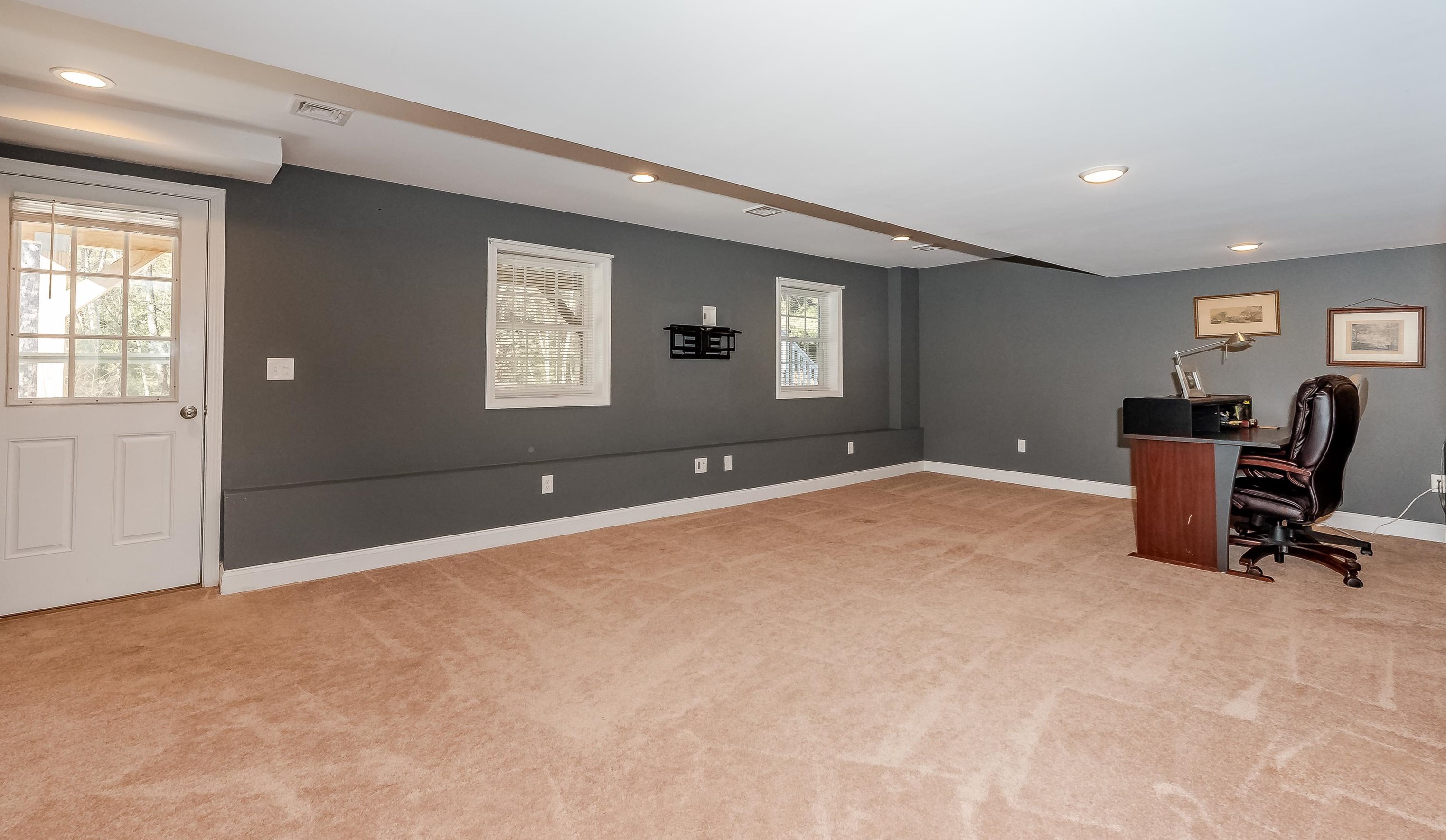 46 Constitution Way, Rochester NH  03867-5252 exterior
