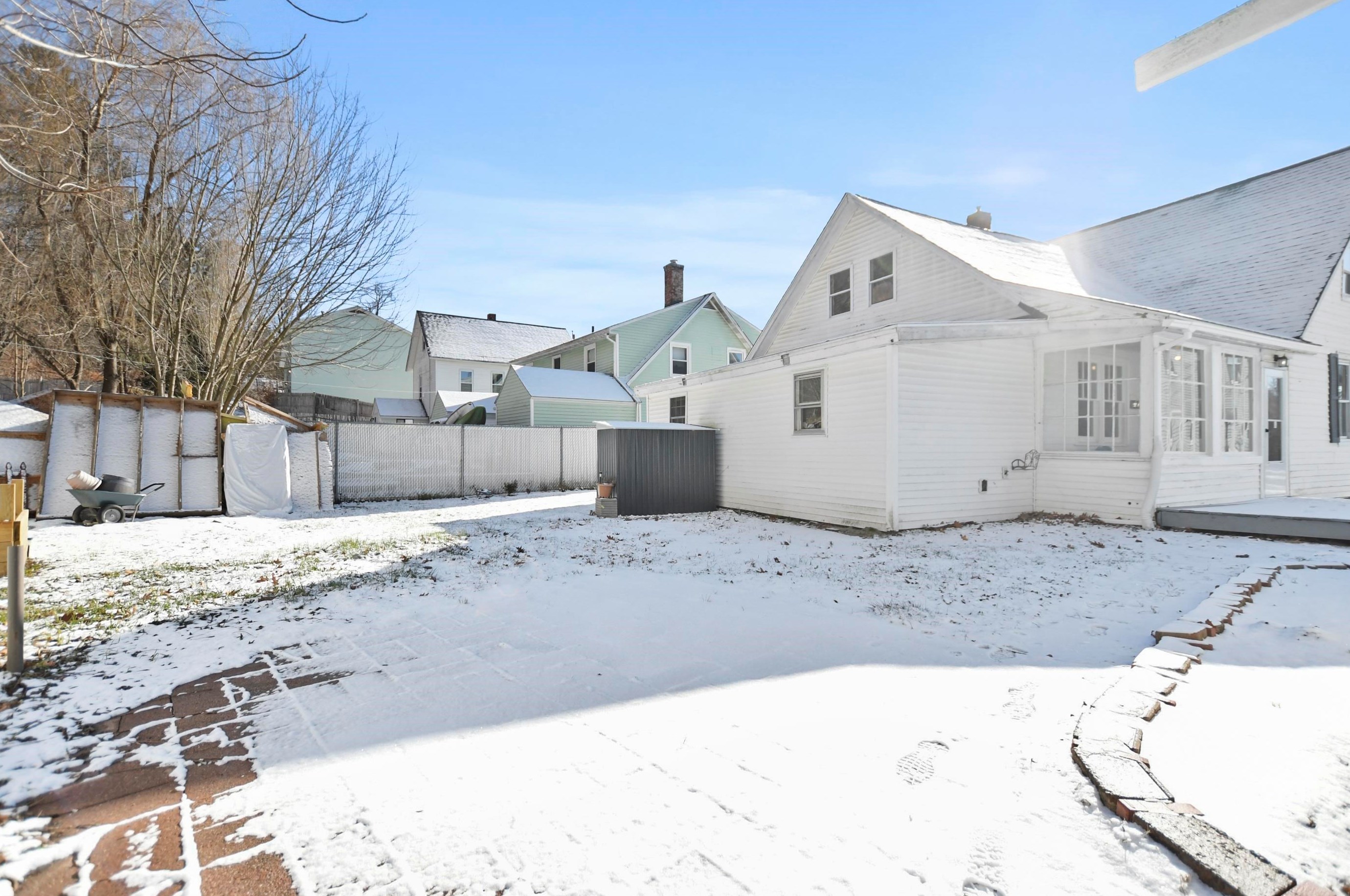 30 Dundee Ave, Manchester NH  03106-1426 exterior