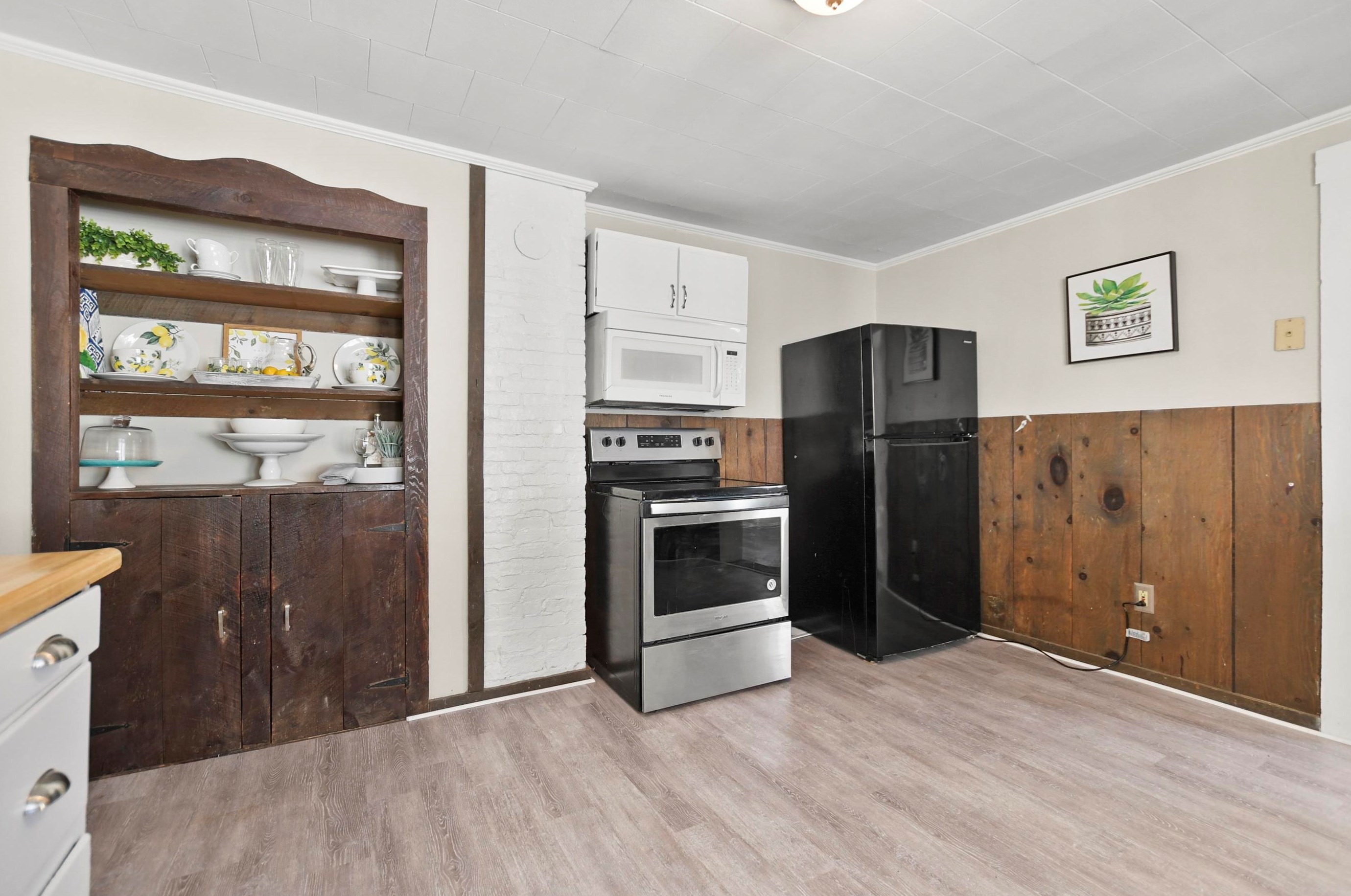 30 Dundee Ave, Manchester NH  03106-1426 exterior