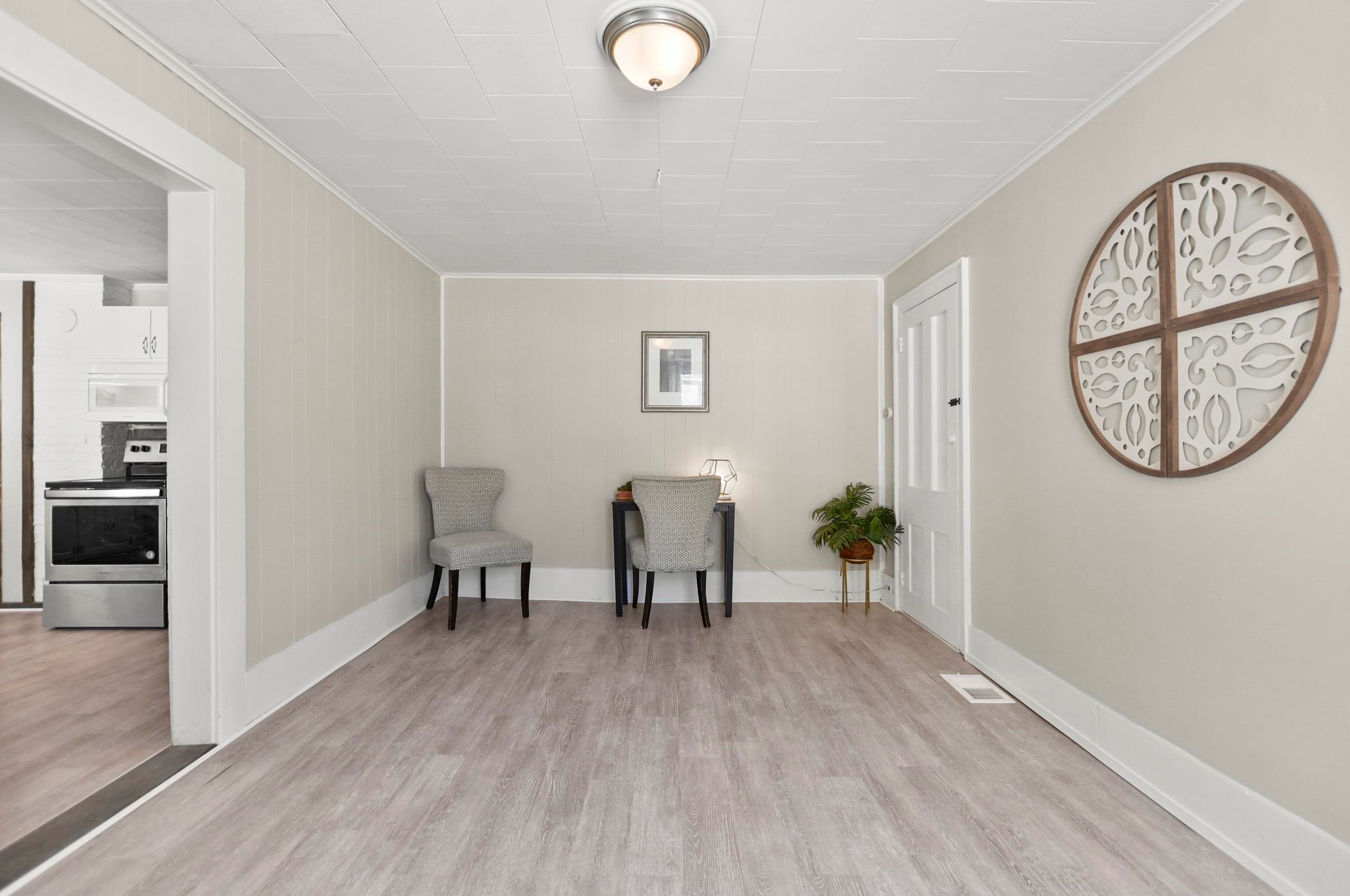 30 Dundee Ave, Manchester NH  03106-1426 exterior