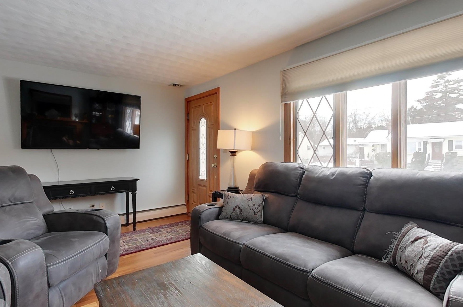 5 Joyce Heard Ave, Salem NH  03079-4221 exterior