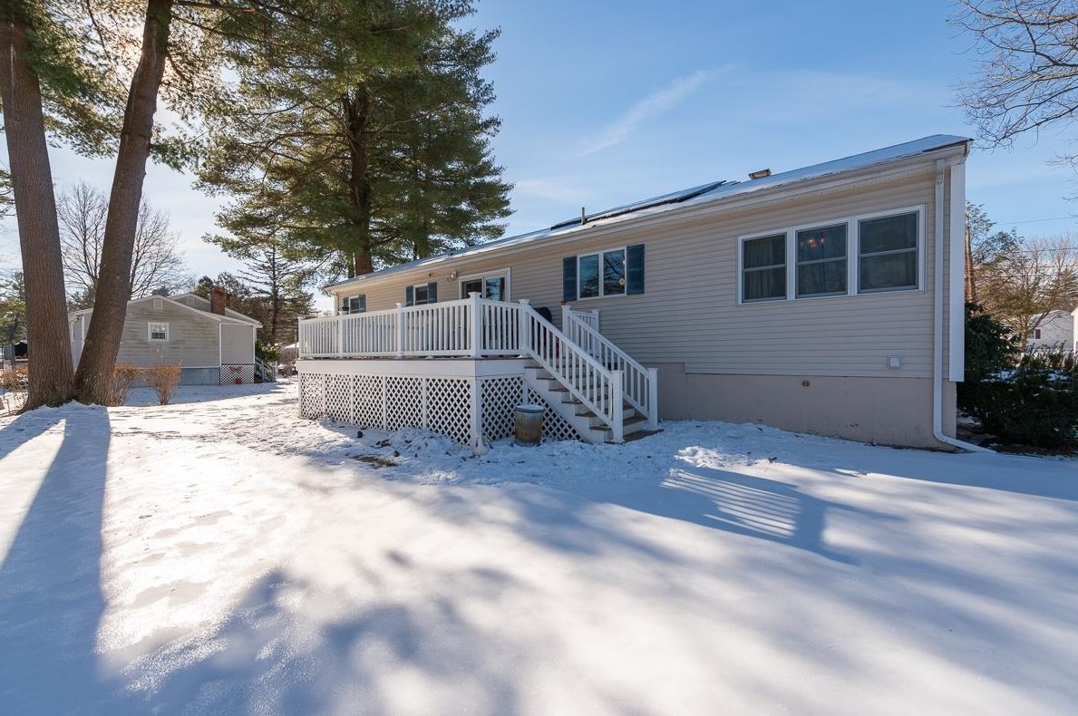 5 Joyce Heard Ave, Salem NH  03079-4221 exterior