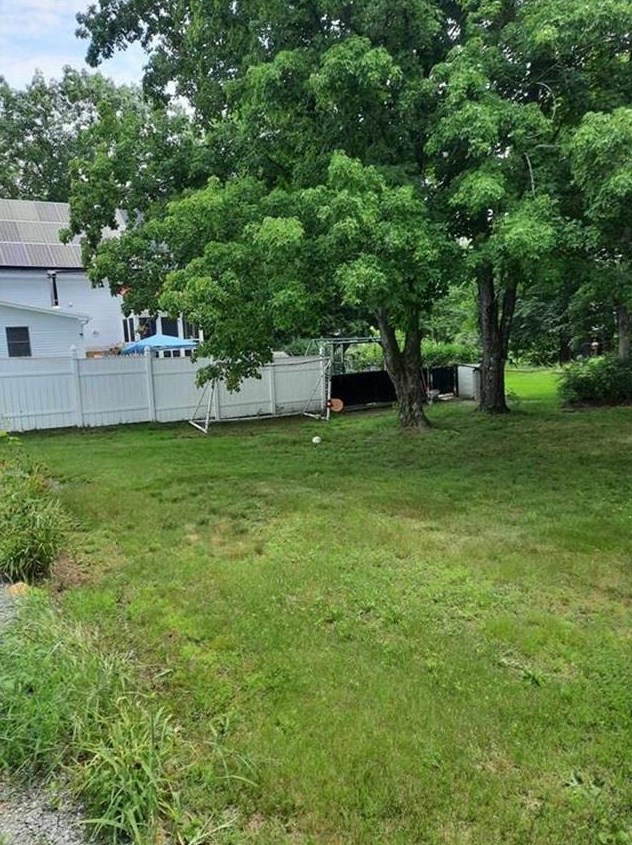 23 Union St, Goffstown NH  03045-1826 exterior