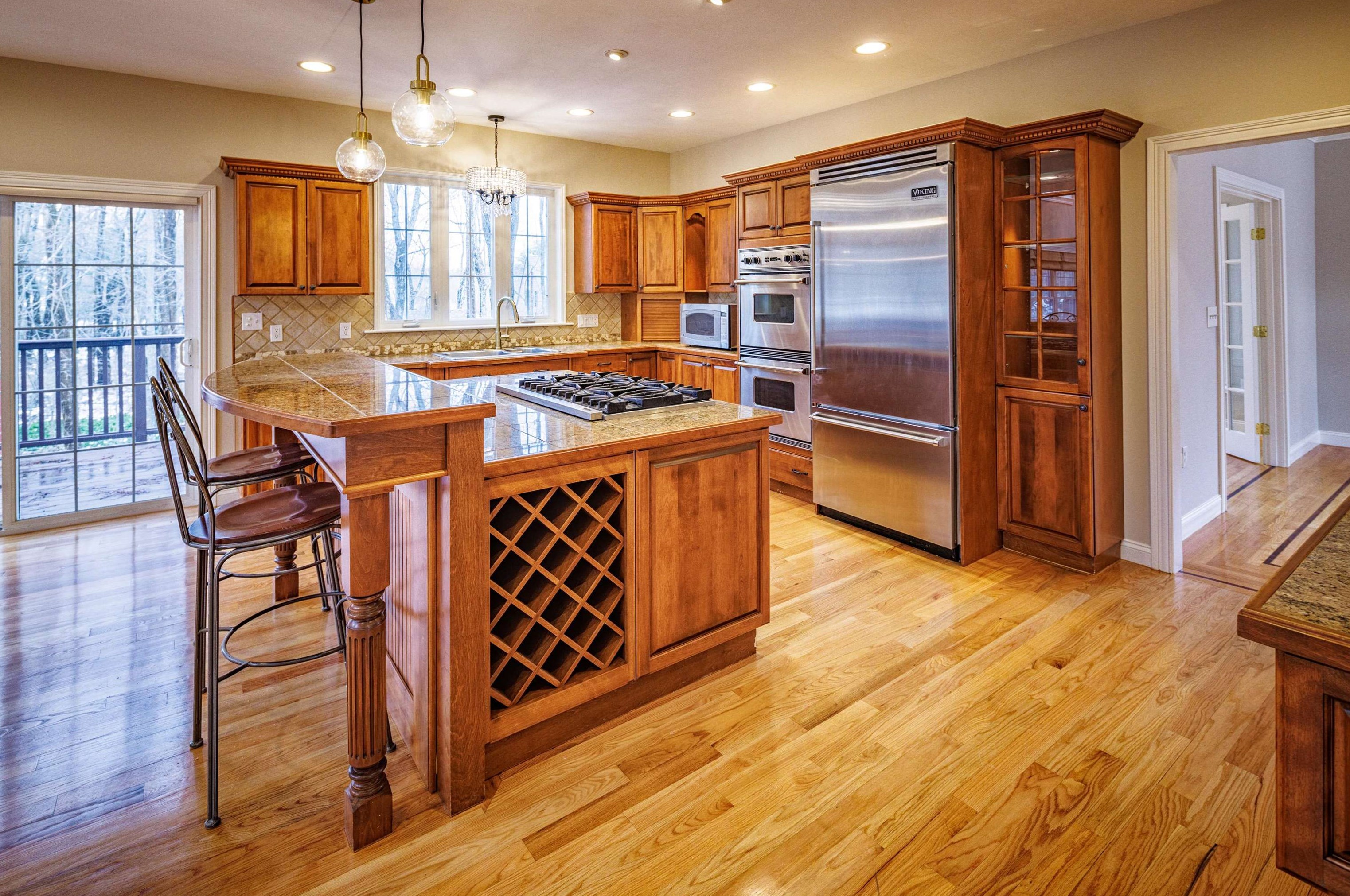 22 Waterloo Cir, Dover NH  03820-4954 exterior