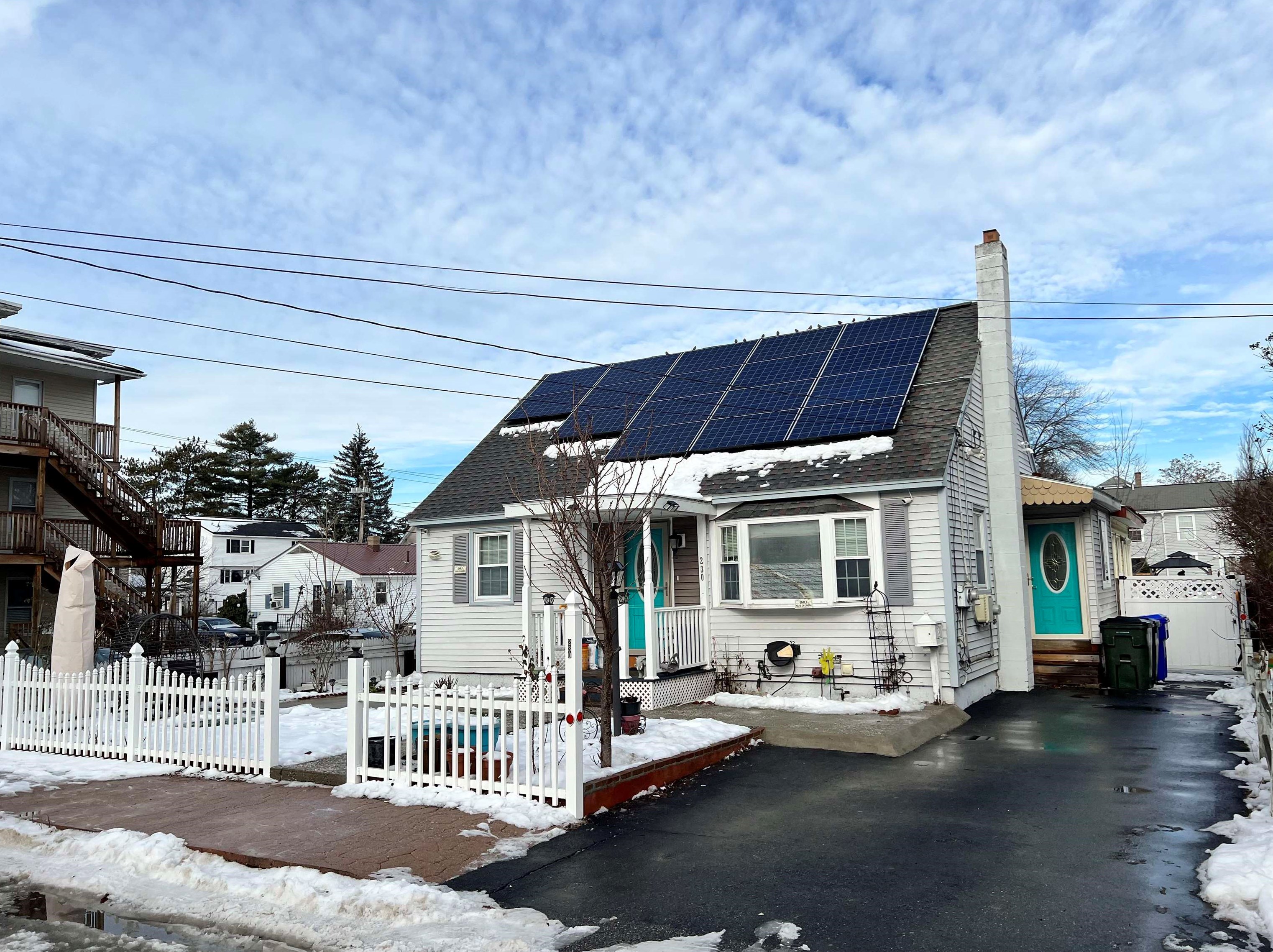 230 Somerville St, Manchester NH  03103-5621 exterior