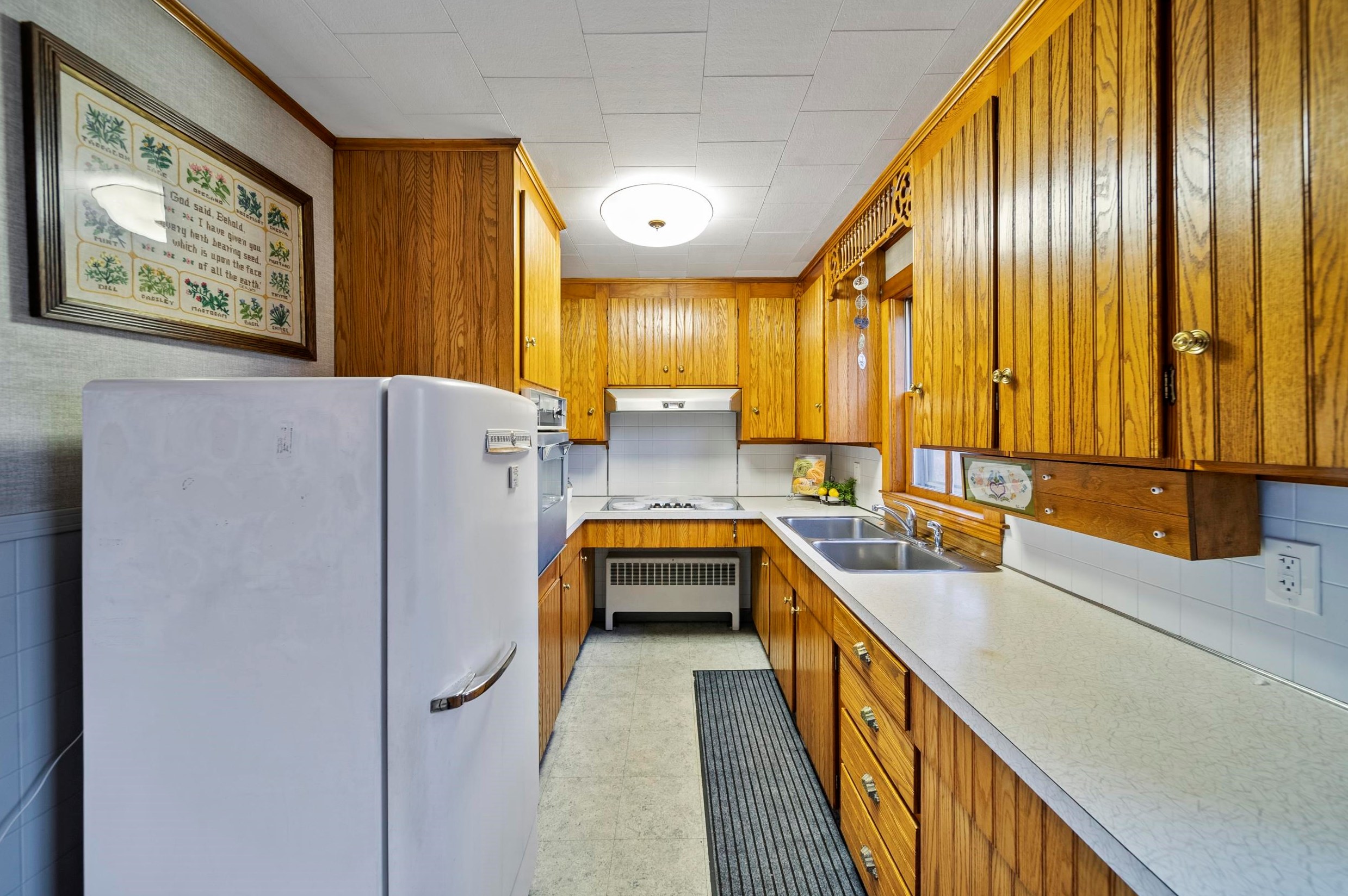 20 Lawrence Rd, Salem NH  03079-3237 exterior