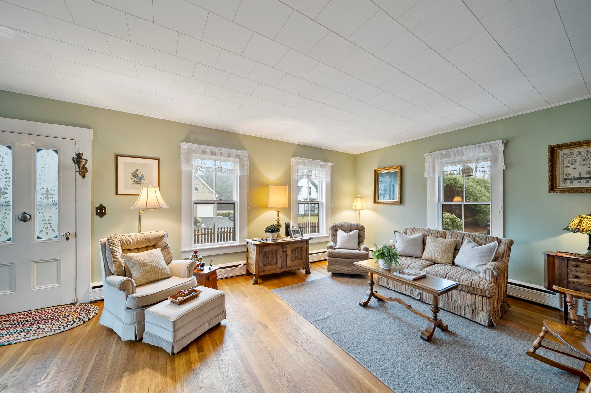 20 Lawrence Rd, Salem NH  03079-3237 exterior