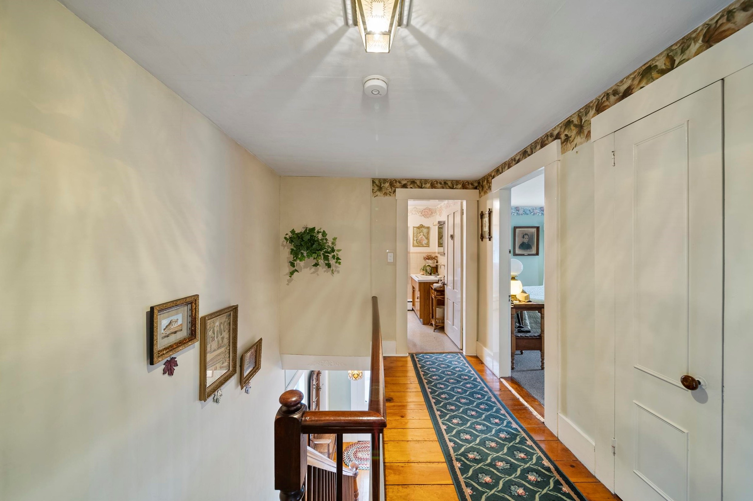 20 Lawrence Rd, Salem NH  03079-3237 exterior