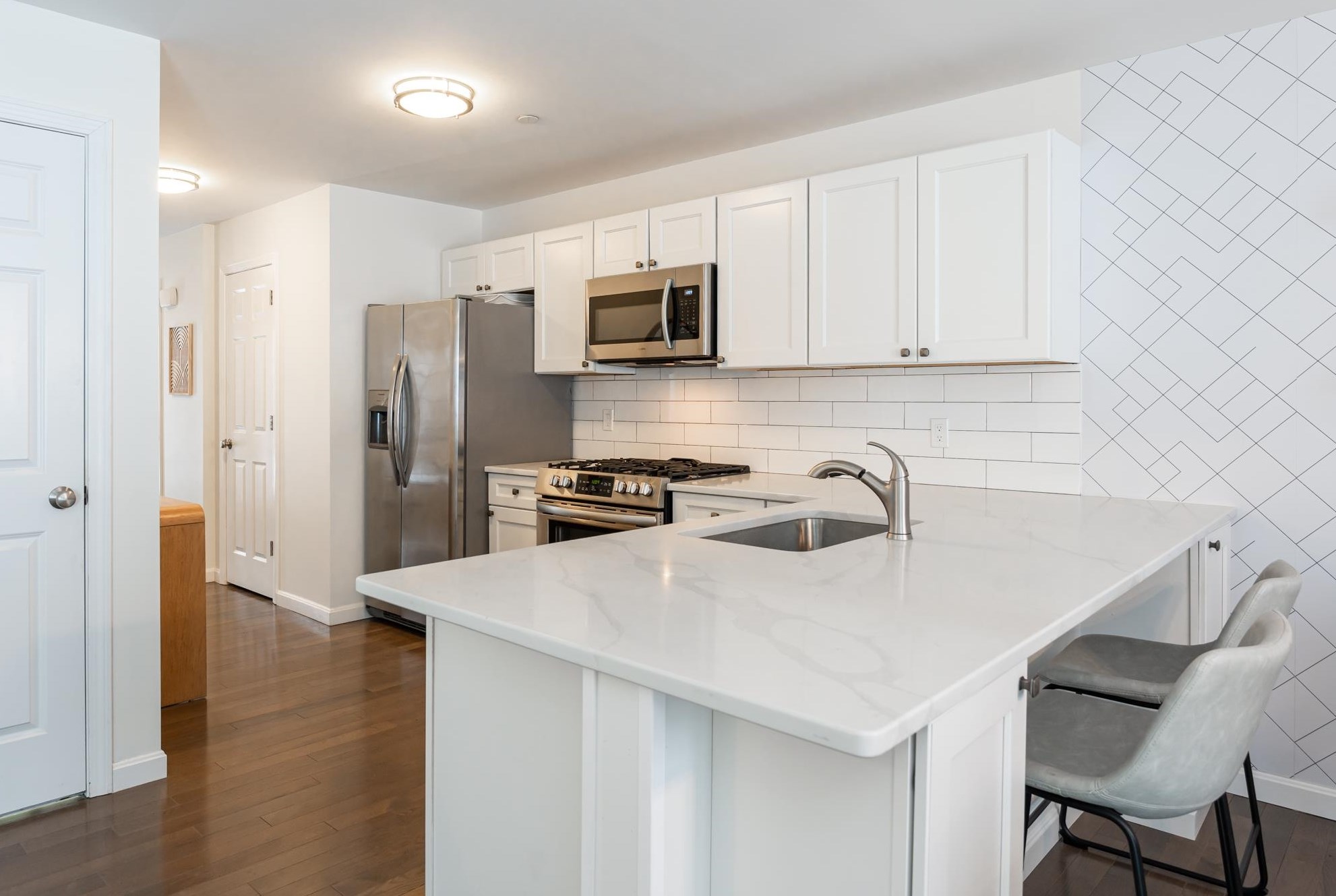 165 Knollwood Way, Manchester NH  03102 exterior