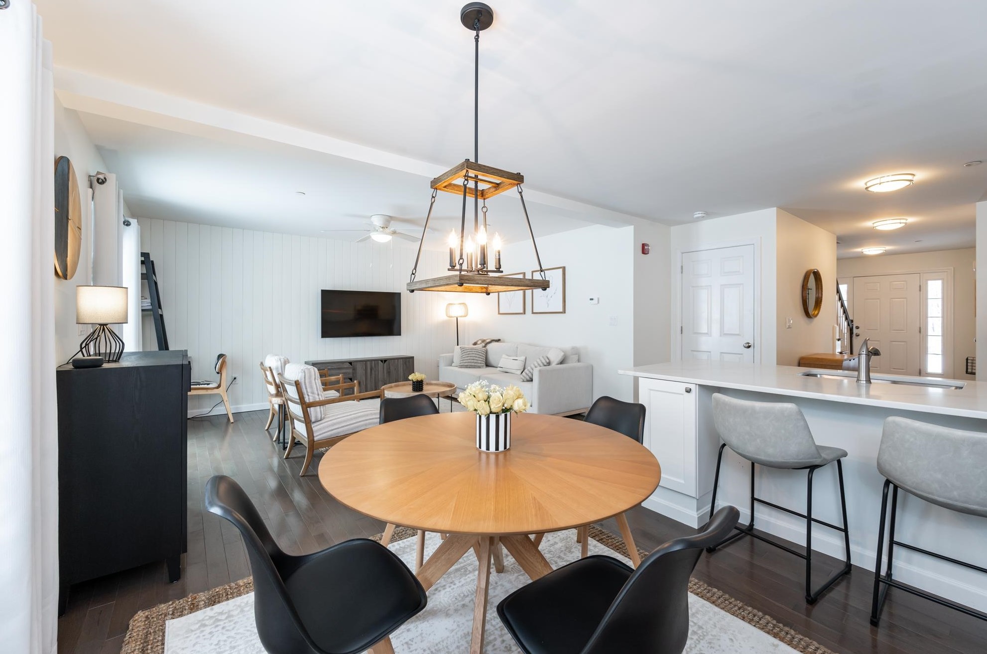 165 Knollwood Way, Manchester NH  03102 exterior