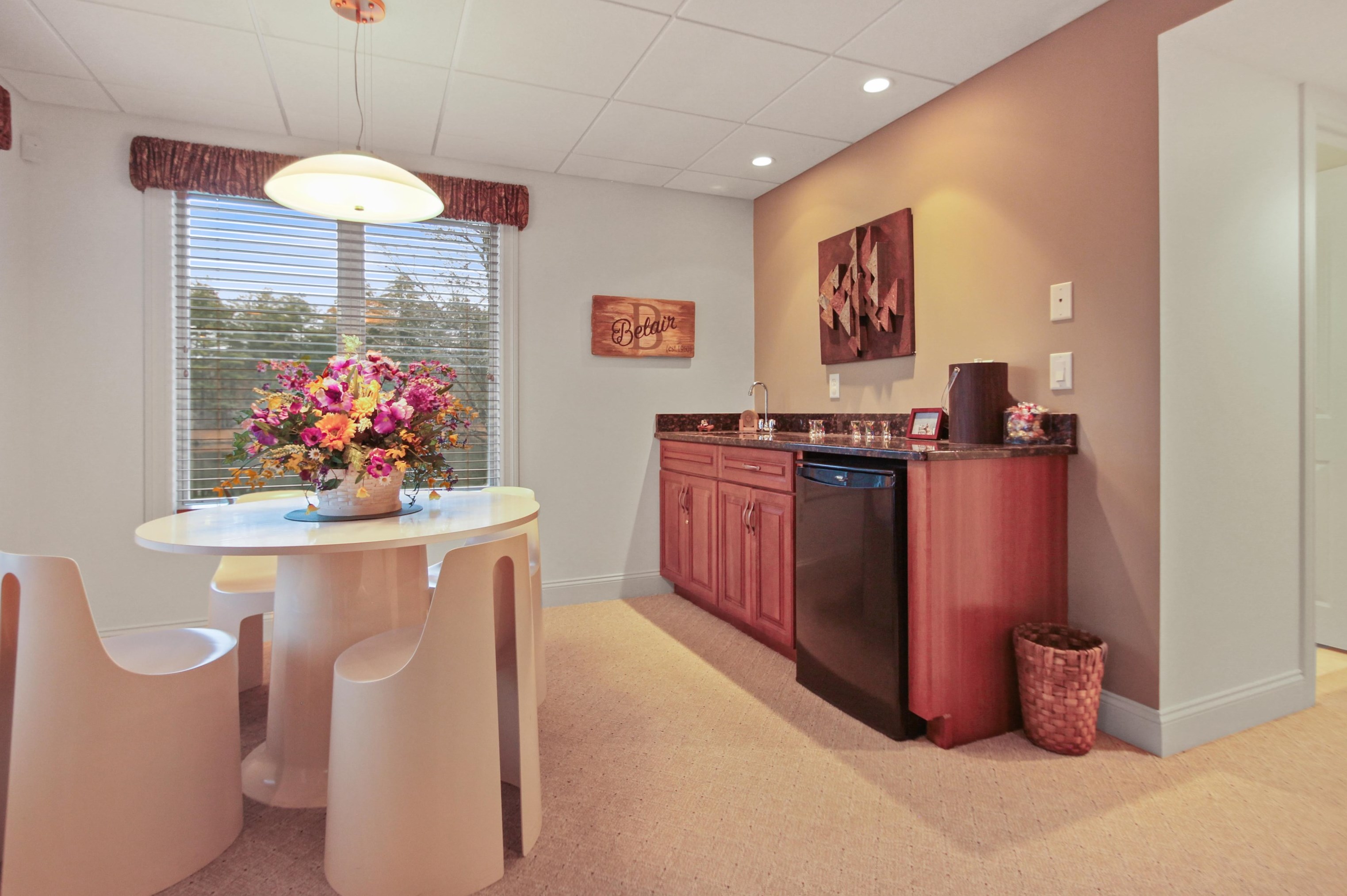 55 Hawkins Glen Dr, Salem NH  03079-1878 exterior