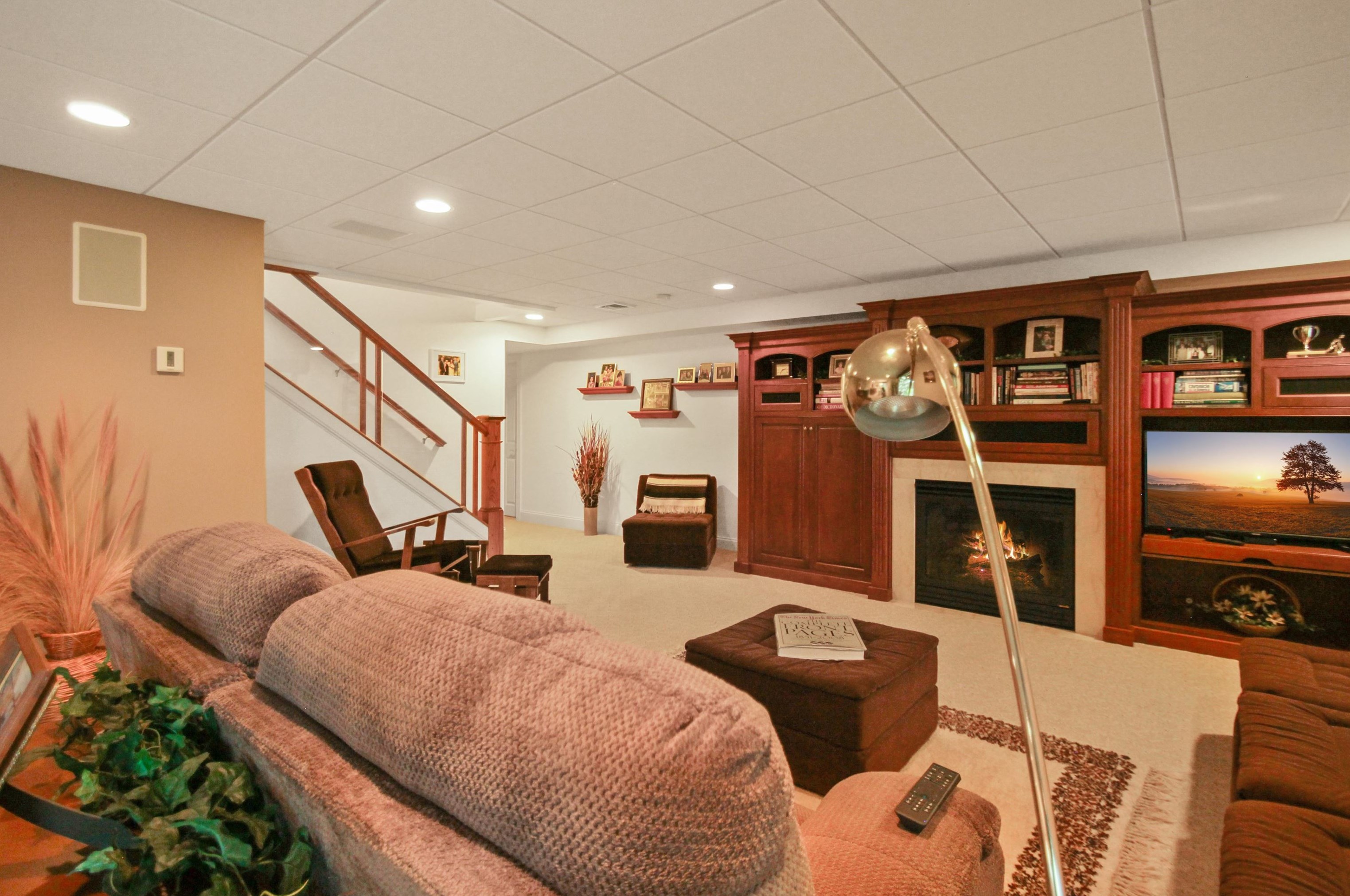 55 Hawkins Glen Dr, Salem NH  03079-1878 exterior