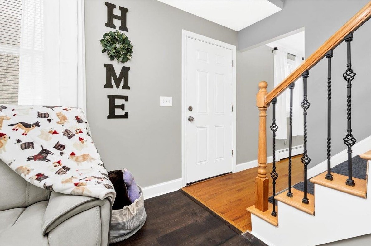 13 Helen Dr, Manchester NH  03106-2005 exterior