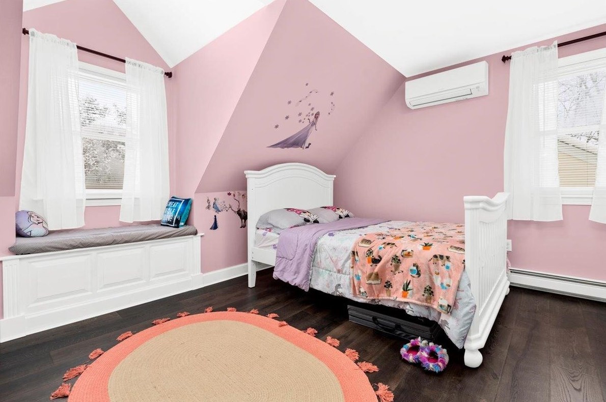 13 Helen Dr, Manchester NH  03106-2005 exterior