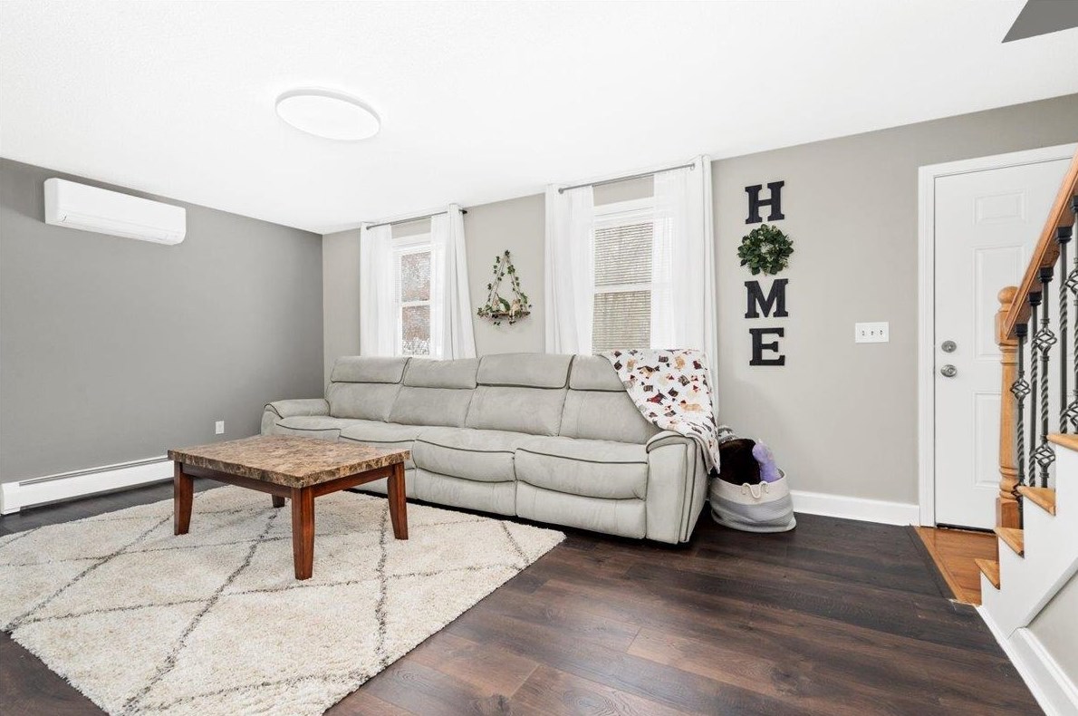 13 Helen Dr, Manchester NH  03106-2005 exterior