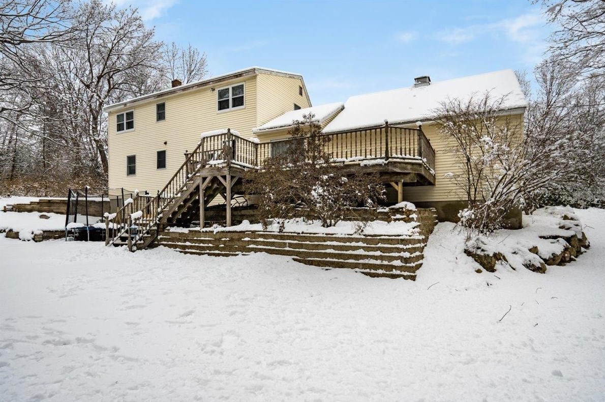 13 Helen Dr, Manchester NH  03106-2005 exterior