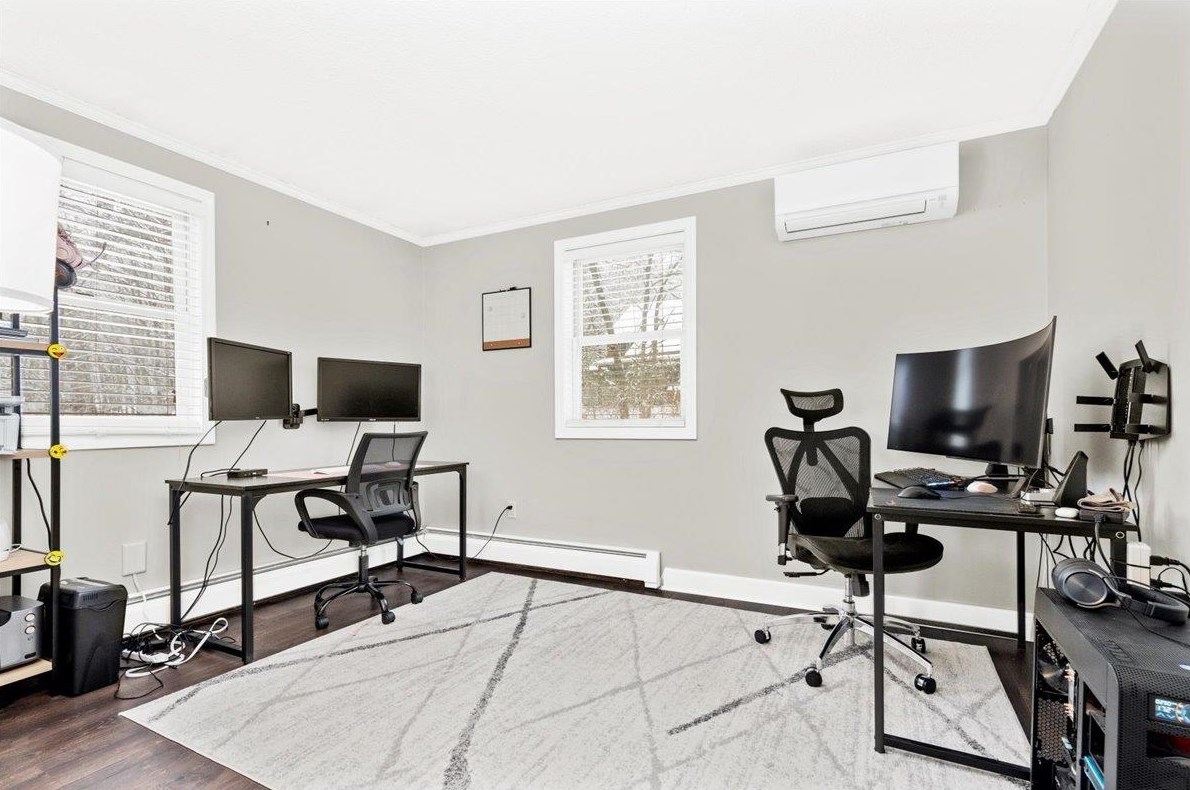 13 Helen Dr, Manchester NH  03106-2005 exterior