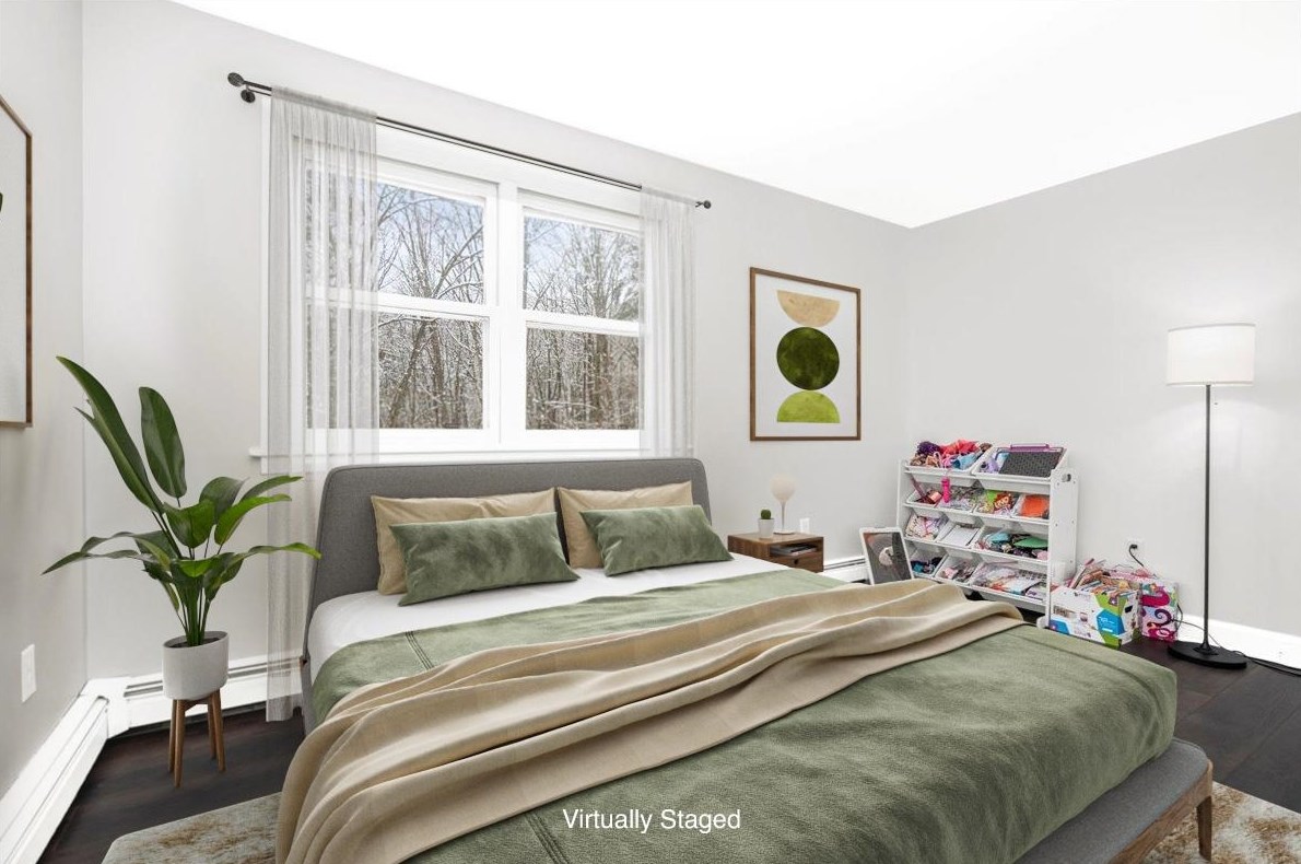 13 Helen Dr, Manchester NH  03106-2005 exterior