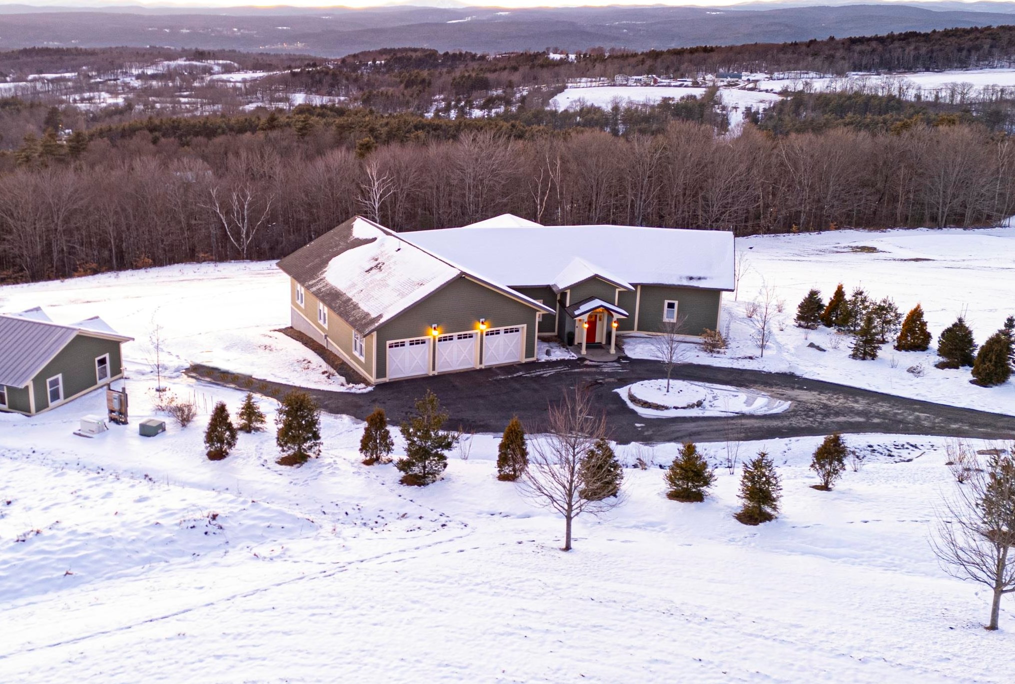64 Barnett Hill Rd, Walpole NH  03608-5000 exterior