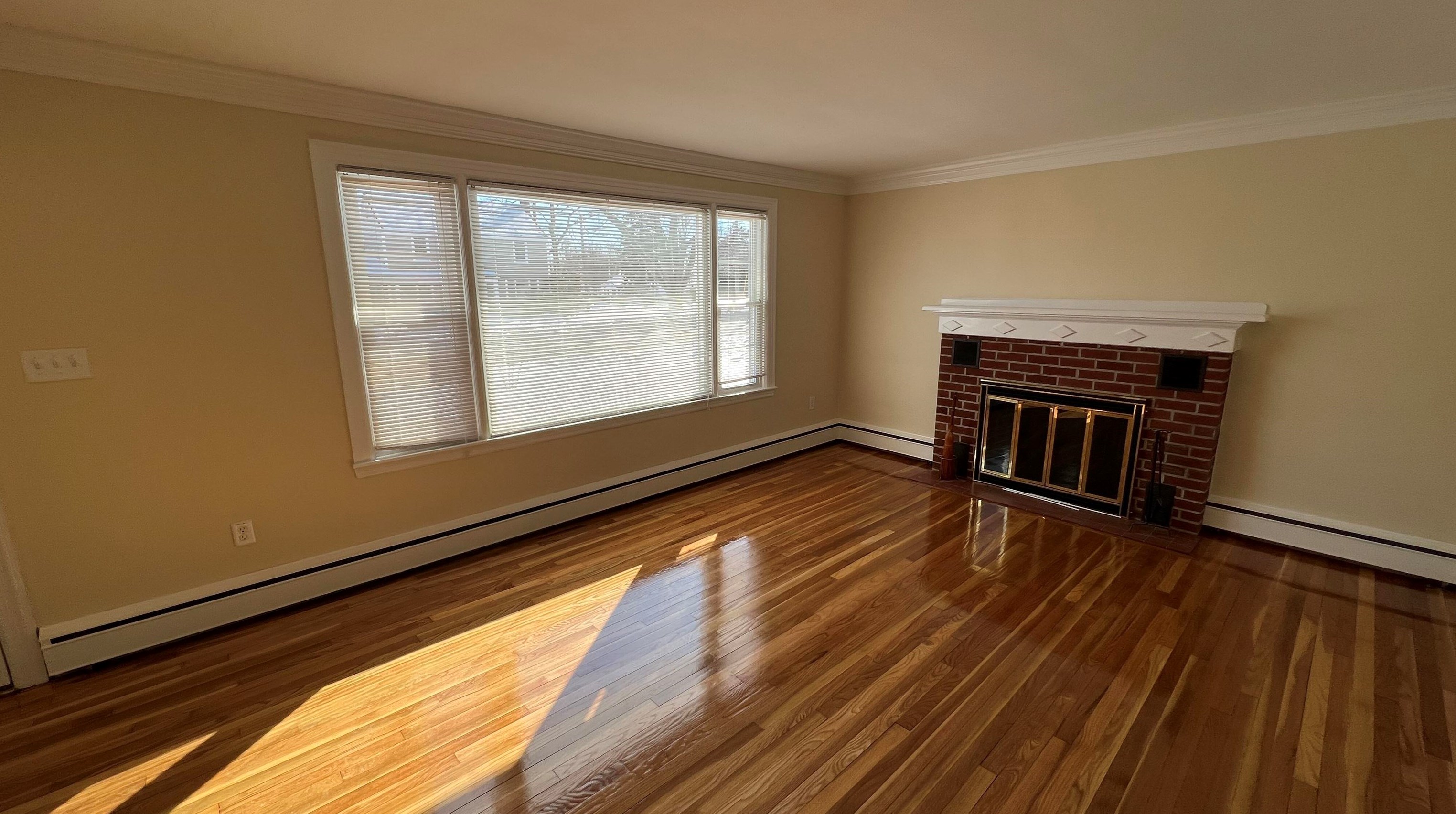 3 Glenwood Ave, Dover NH  03820-2307 exterior